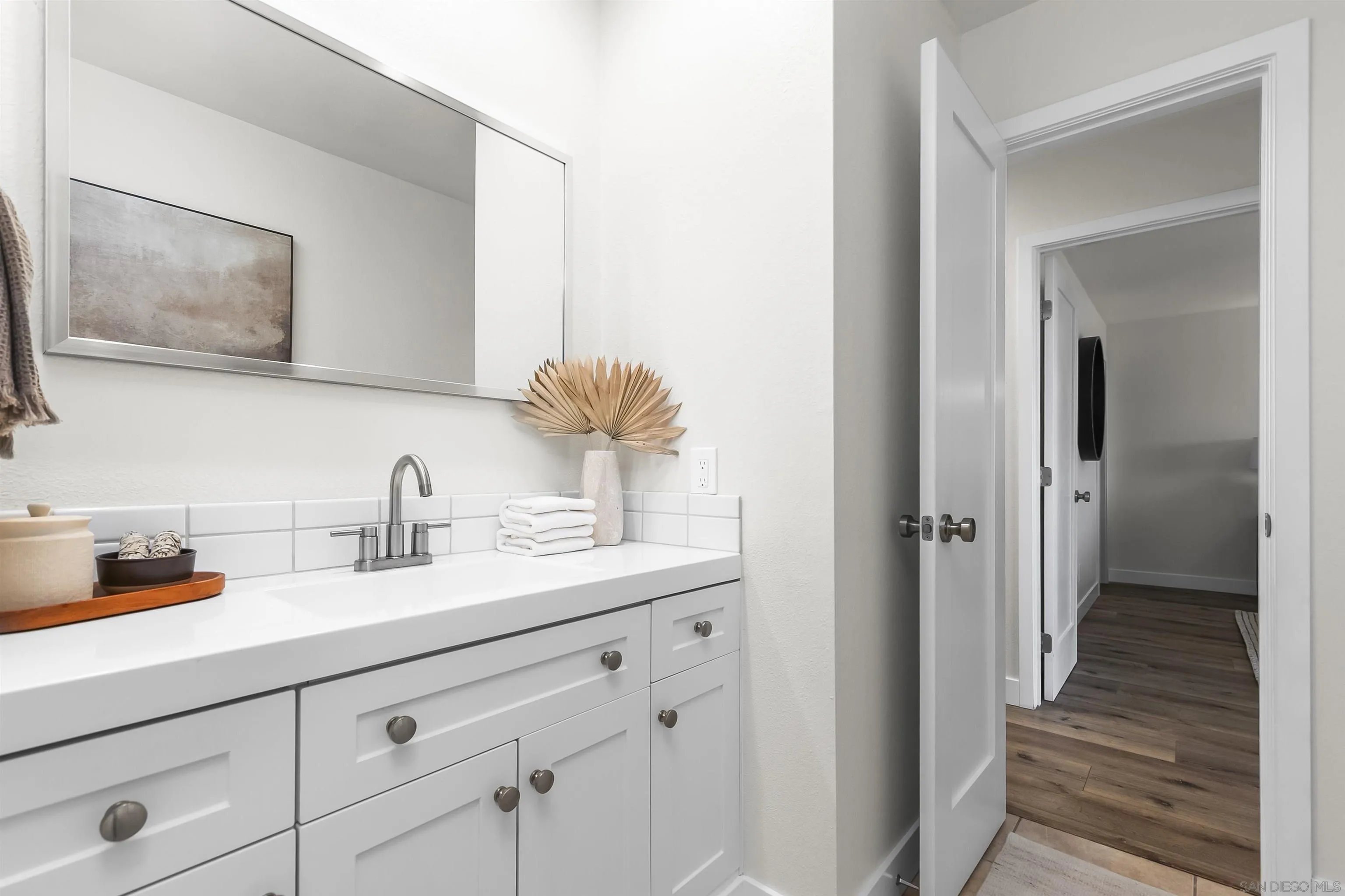https://cdn.realtyfeed.com/cdn/127/250036159/6822ca6d8d735947925d4d2a79412b4a.webp