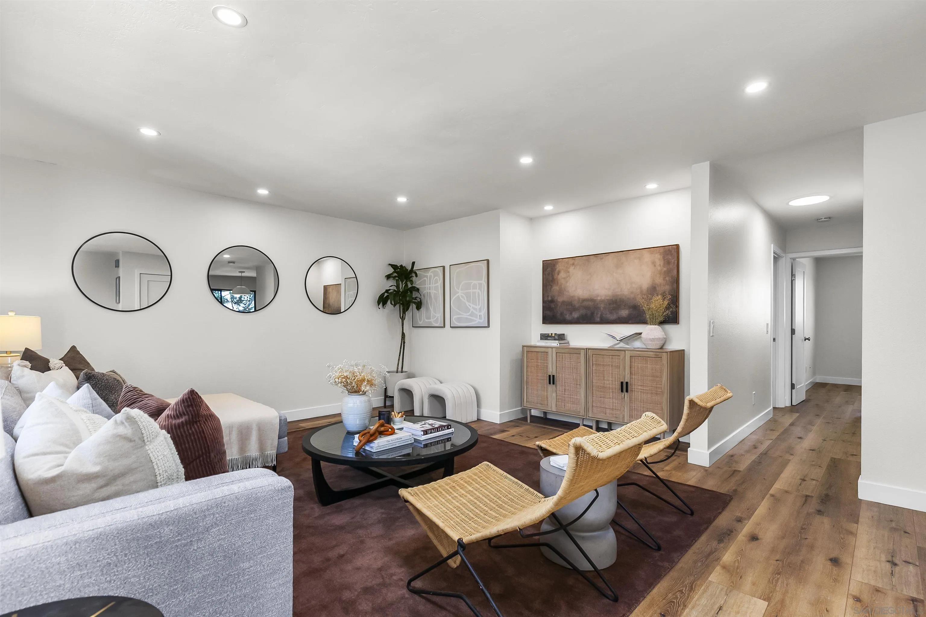 Photo #2: 250036159 Listing 