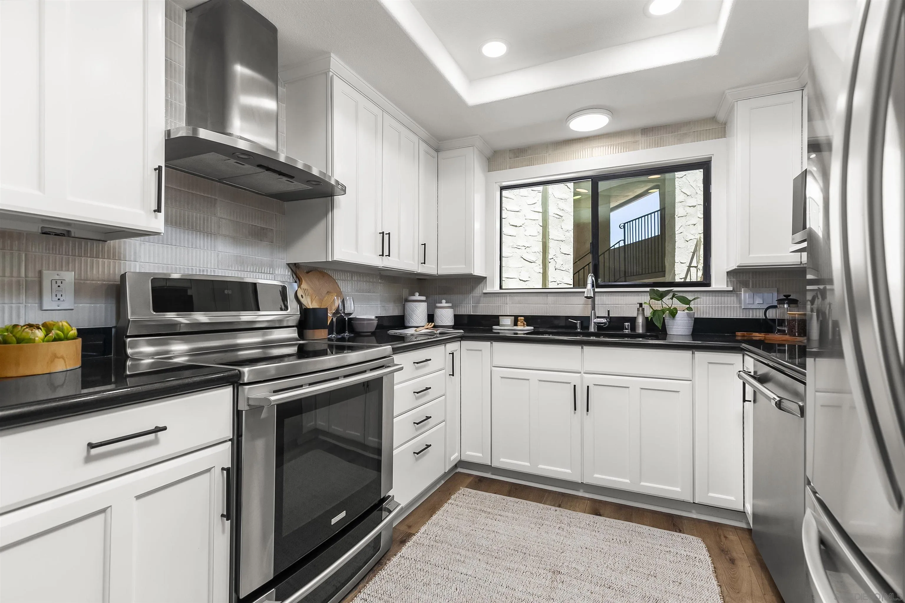 https://cdn.realtyfeed.com/cdn/127/250036159/cfe867f60813d3f74d536f04e73e2bfb.webp