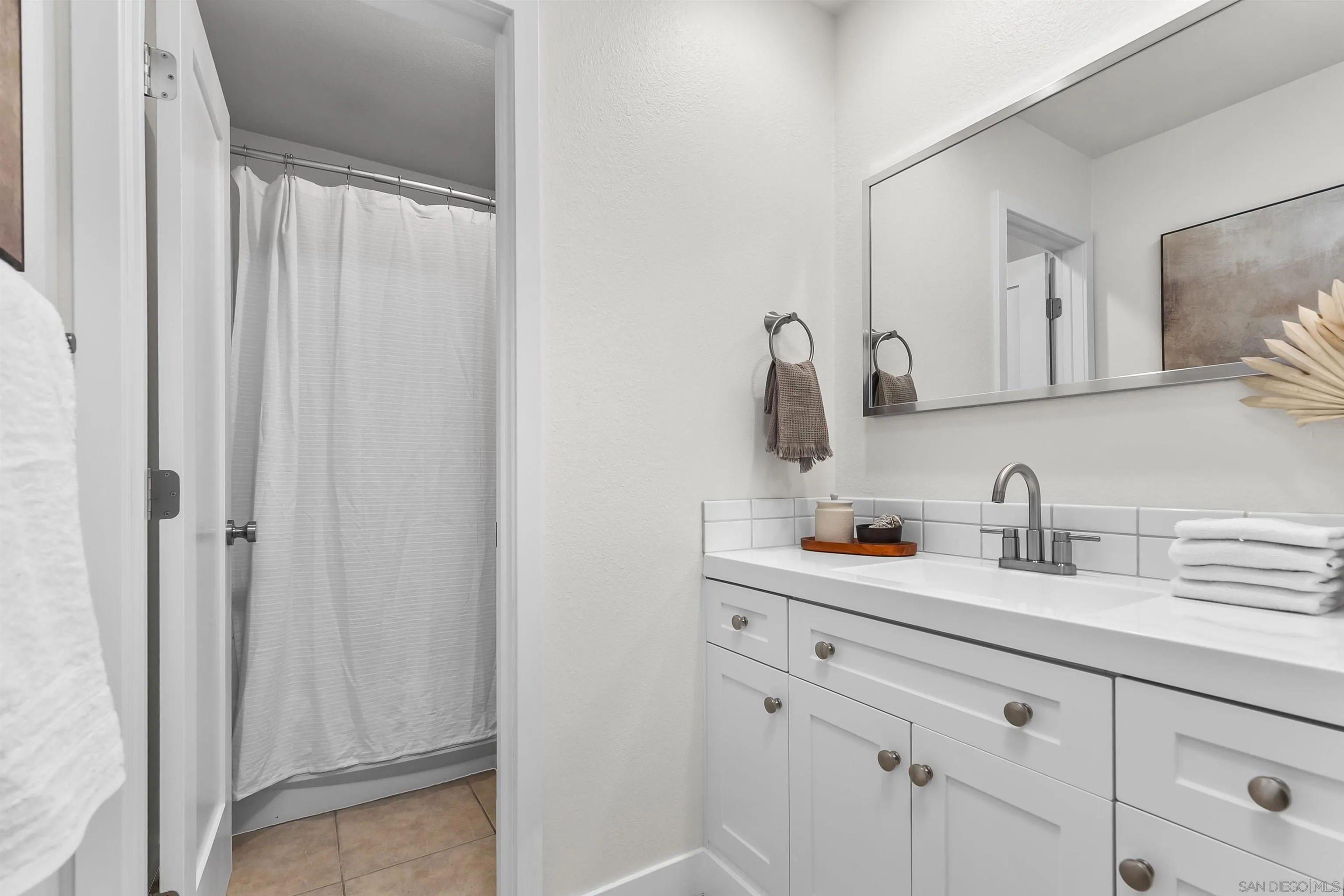 https://cdn.realtyfeed.com/cdn/127/250036159/d474368024f76347f000bf8e014c61f8.webp