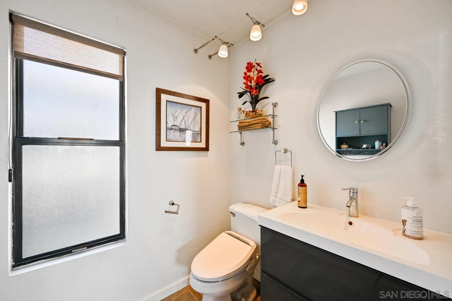 https://cdn.realtyfeed.com/cdn/127/250036161/4cdb6f752d77b354a77463778e15b634.webp