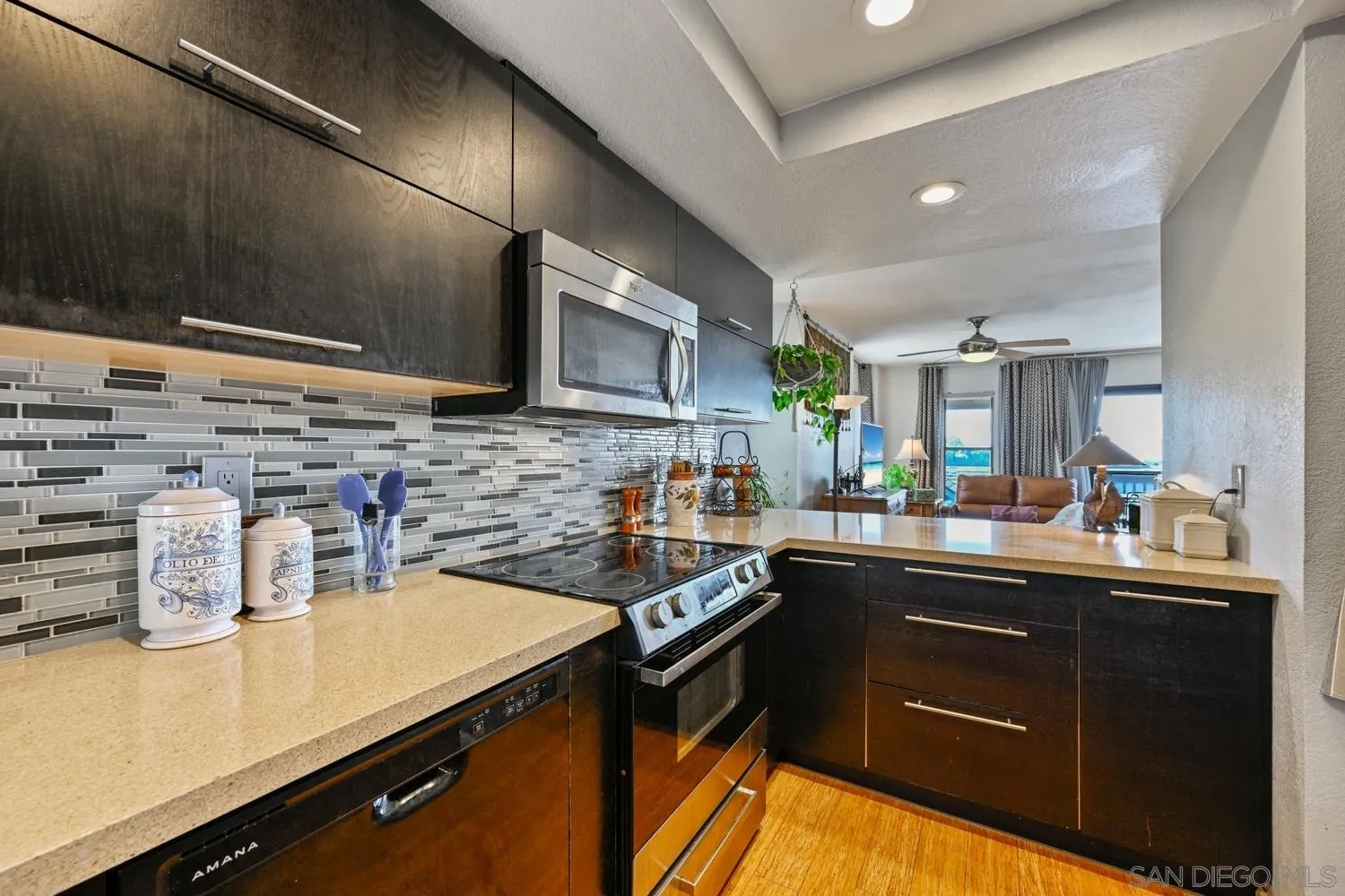 https://cdn.realtyfeed.com/cdn/127/250036161/64995d04a3435ff527f1c401daafa712.webp