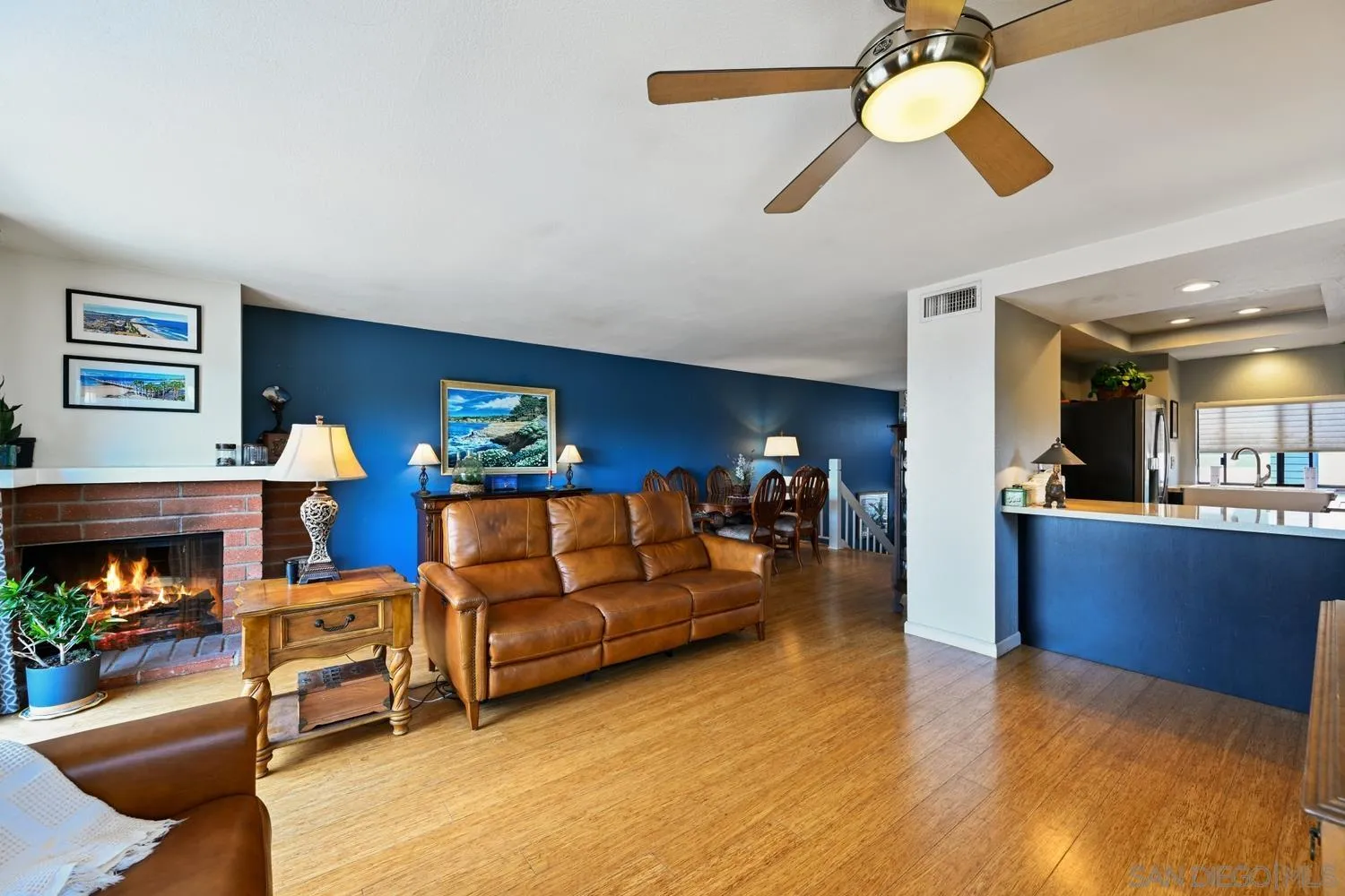 https://cdn.realtyfeed.com/cdn/127/250036161/bbcfe58429c5a722fd137c4154f0c98b.webp