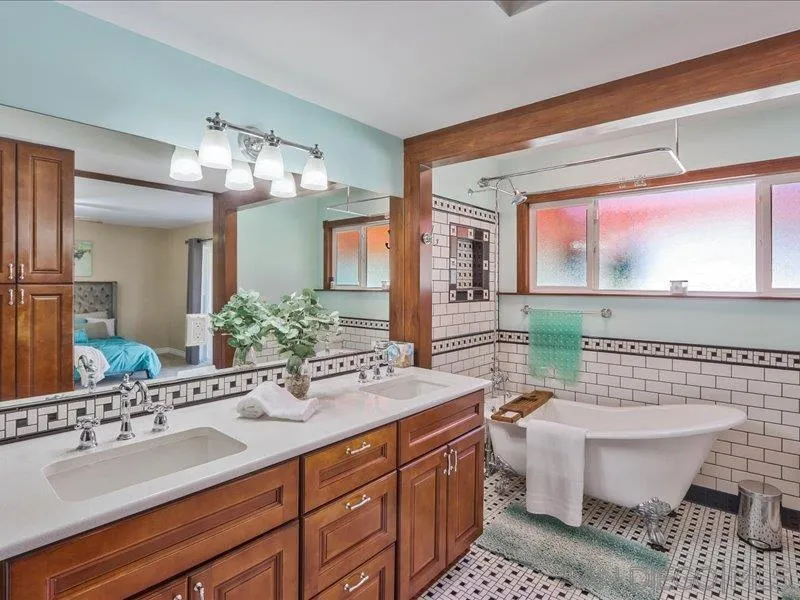 https://cdn.realtyfeed.com/cdn/127/250036171/3185e0f008f7d918d57aa66f621737dd.webp