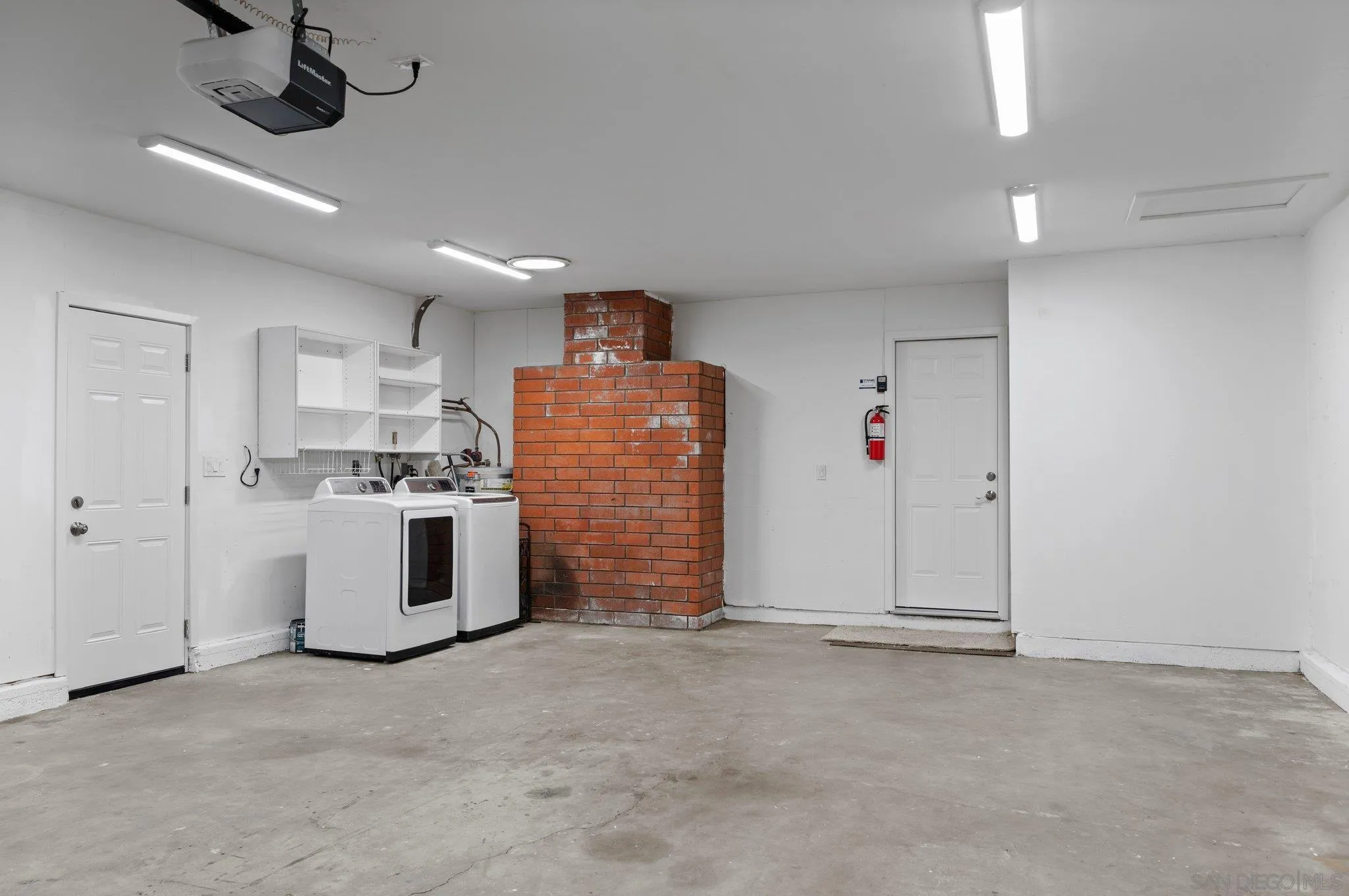 https://cdn.realtyfeed.com/cdn/127/250036176/1e2c4cba4b8f66373e0a01fa70953065.webp