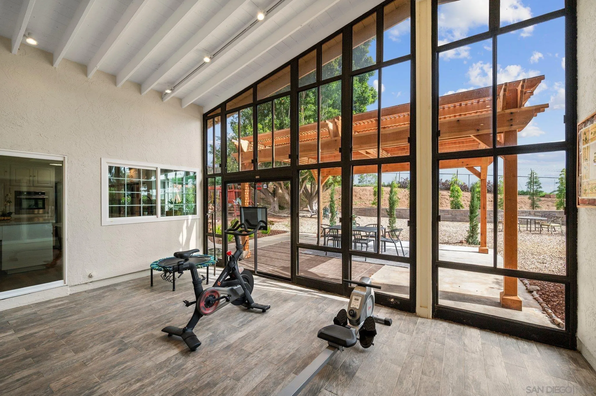 https://cdn.realtyfeed.com/cdn/127/250036176/3ef831760810497b883958e0326c8dee.webp