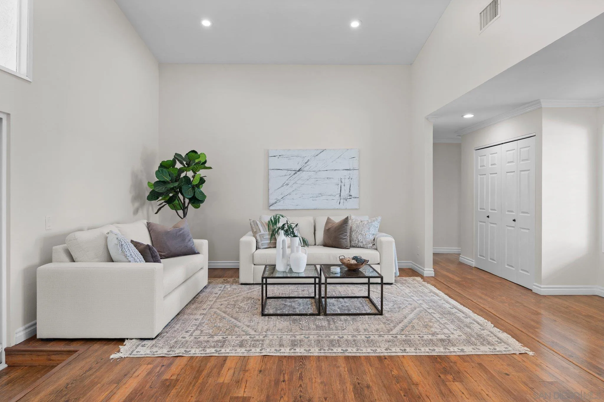 https://cdn.realtyfeed.com/cdn/127/250036176/5490d37be33a641374f0be0ffc12d9af.webp
