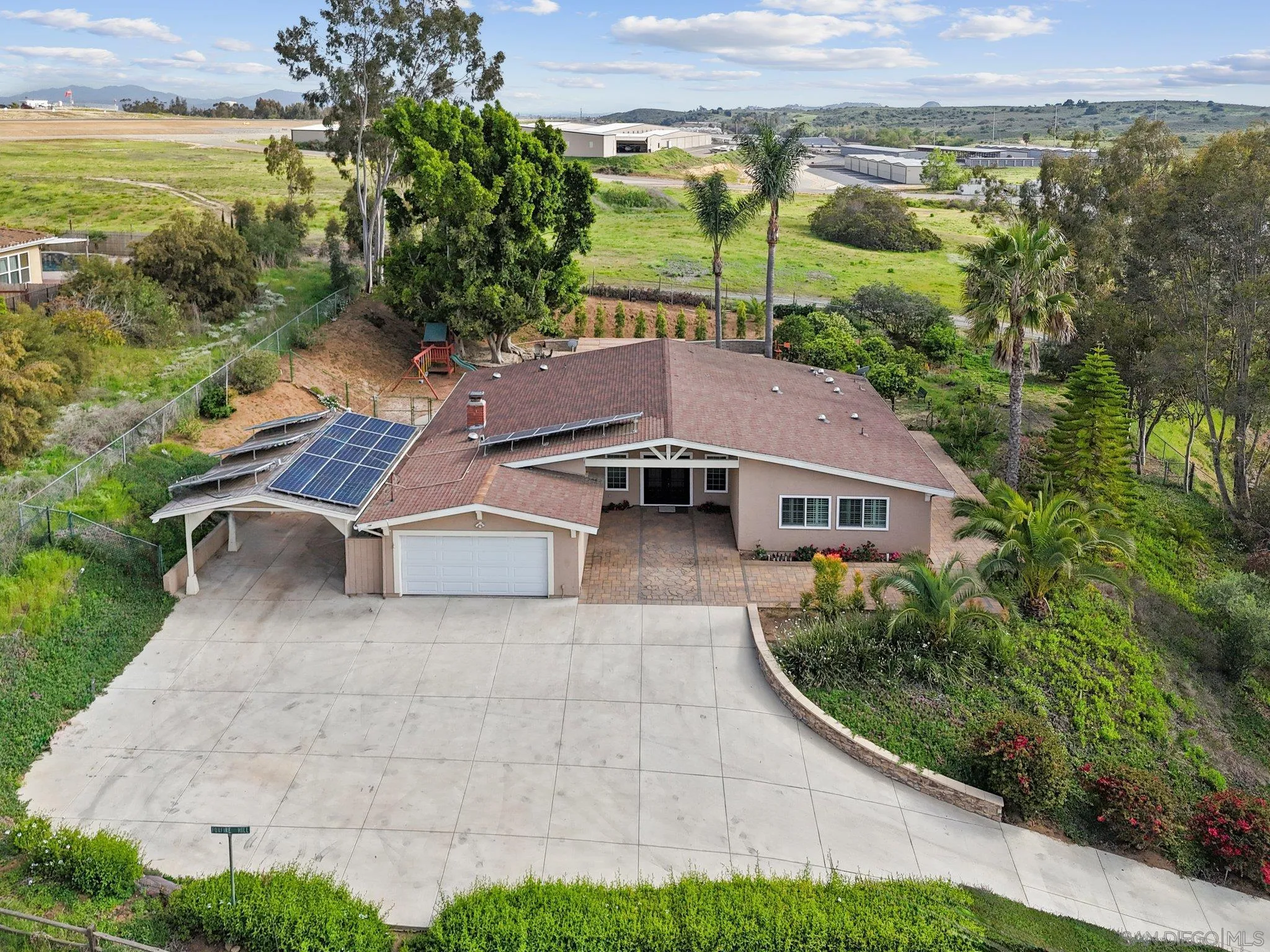 https://cdn.realtyfeed.com/cdn/127/250036176/732888da6eb675866439a2bd185220ed.webp