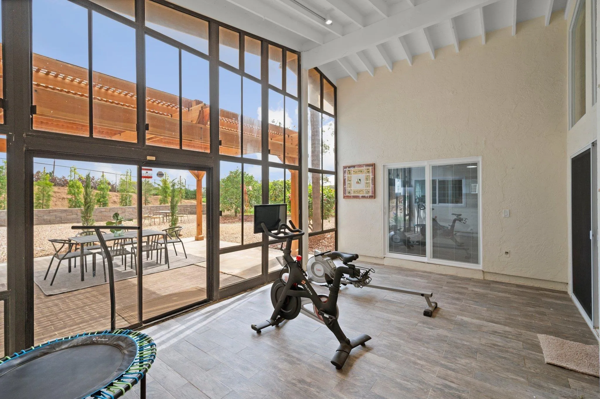 https://cdn.realtyfeed.com/cdn/127/250036176/74da01b09d53fed47bbcbad2d5ba0407.webp