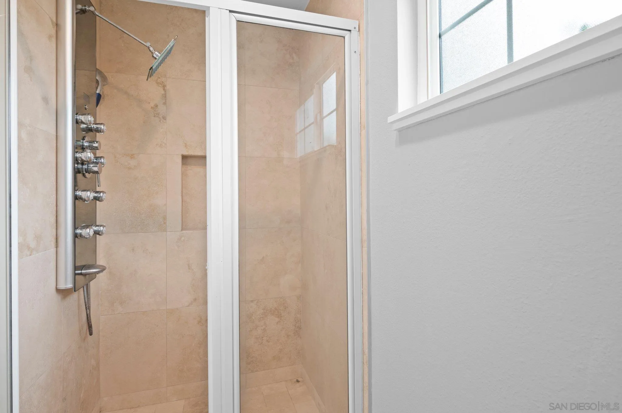 https://cdn.realtyfeed.com/cdn/127/250036176/7abb82f30f551c21c05d54aae27515e0.webp