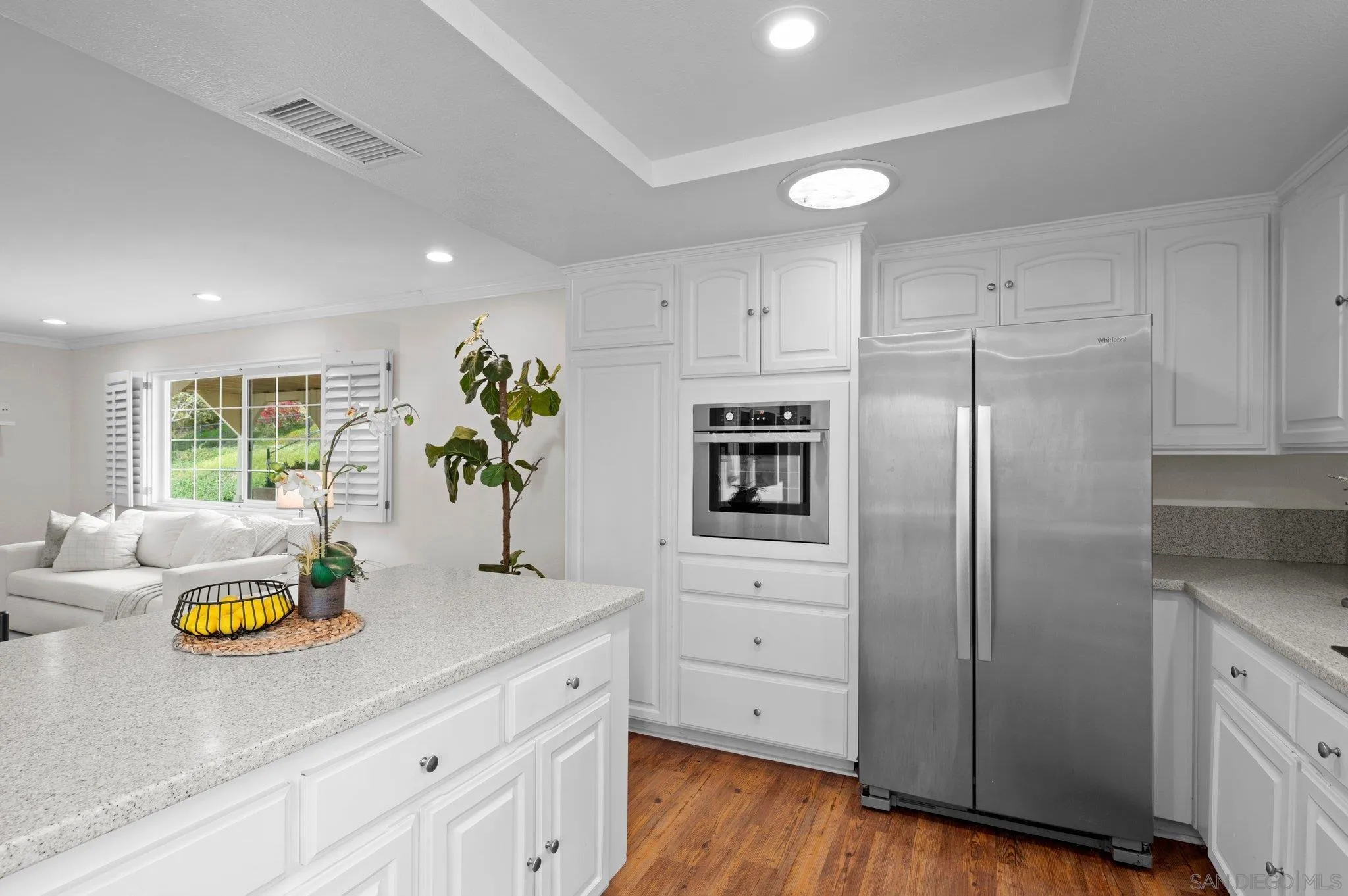 https://cdn.realtyfeed.com/cdn/127/250036176/d187f0ad1e8b856082073380d08eca72.webp