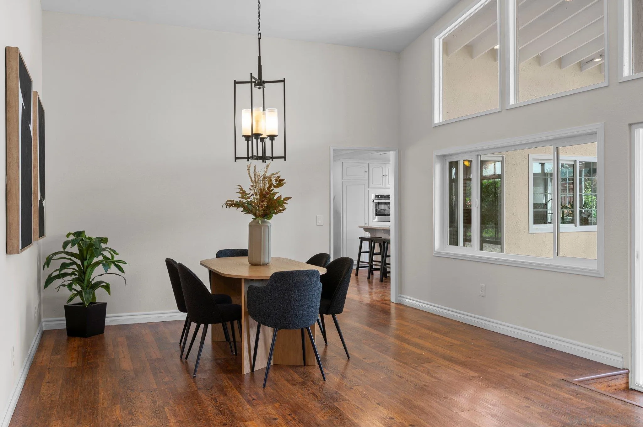 https://cdn.realtyfeed.com/cdn/127/250036176/e9255f5e6174db33df87bfb5134c401b.webp