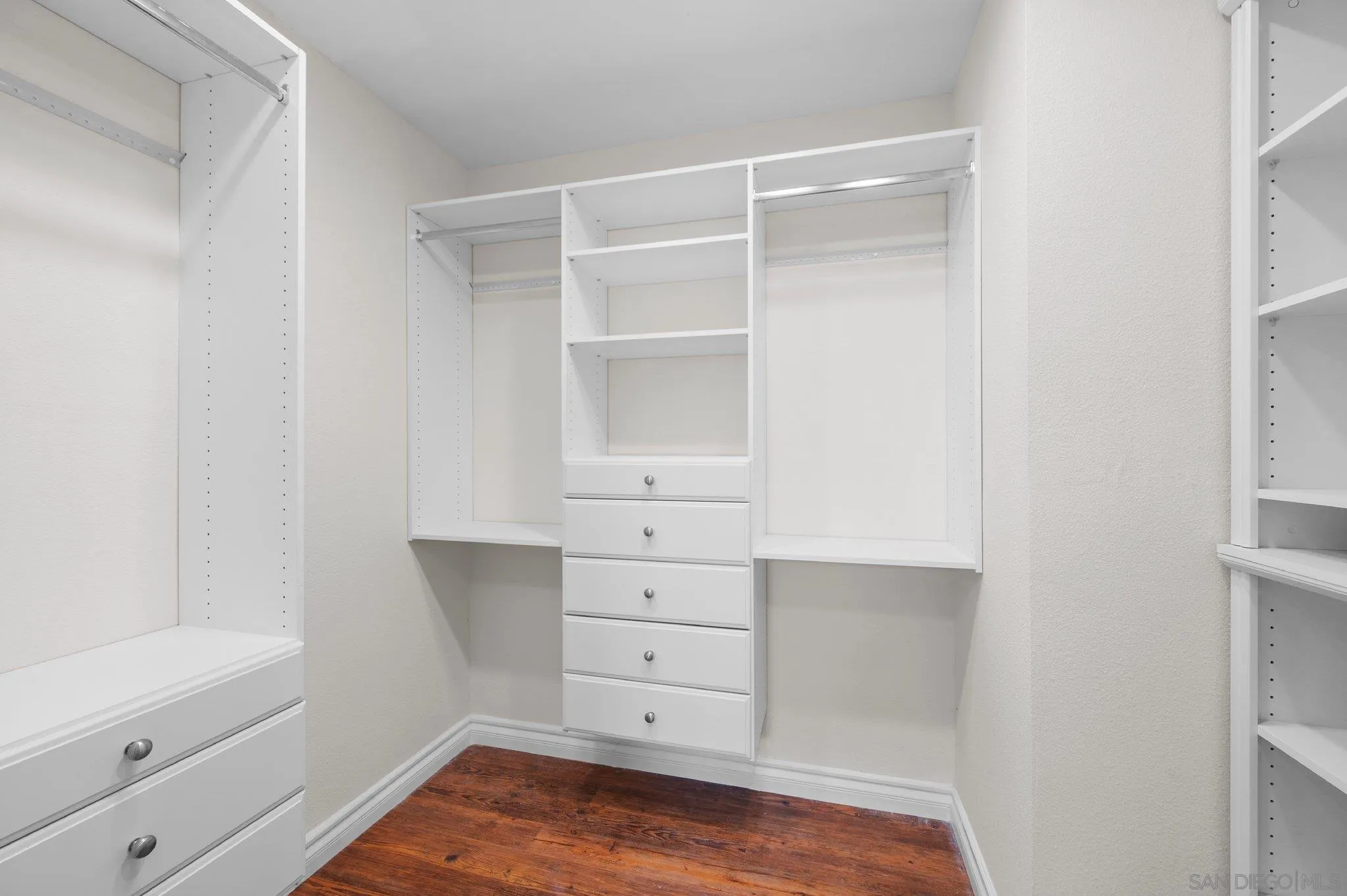 https://cdn.realtyfeed.com/cdn/127/250036176/f82adb0b2eb80e87311b04d74db251bd.webp