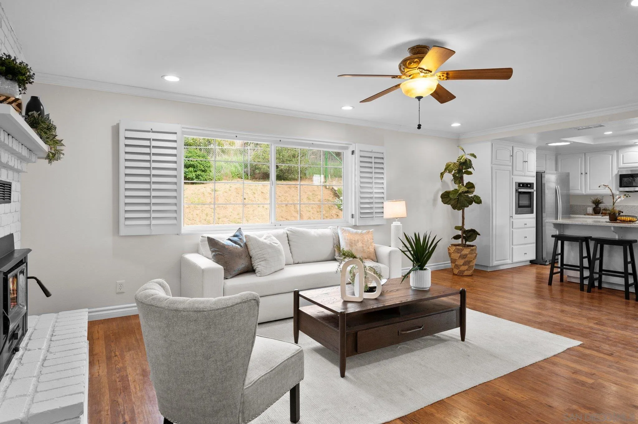 https://cdn.realtyfeed.com/cdn/127/250036176/ffe1d3601913d199917a2fa7d6596da8.webp