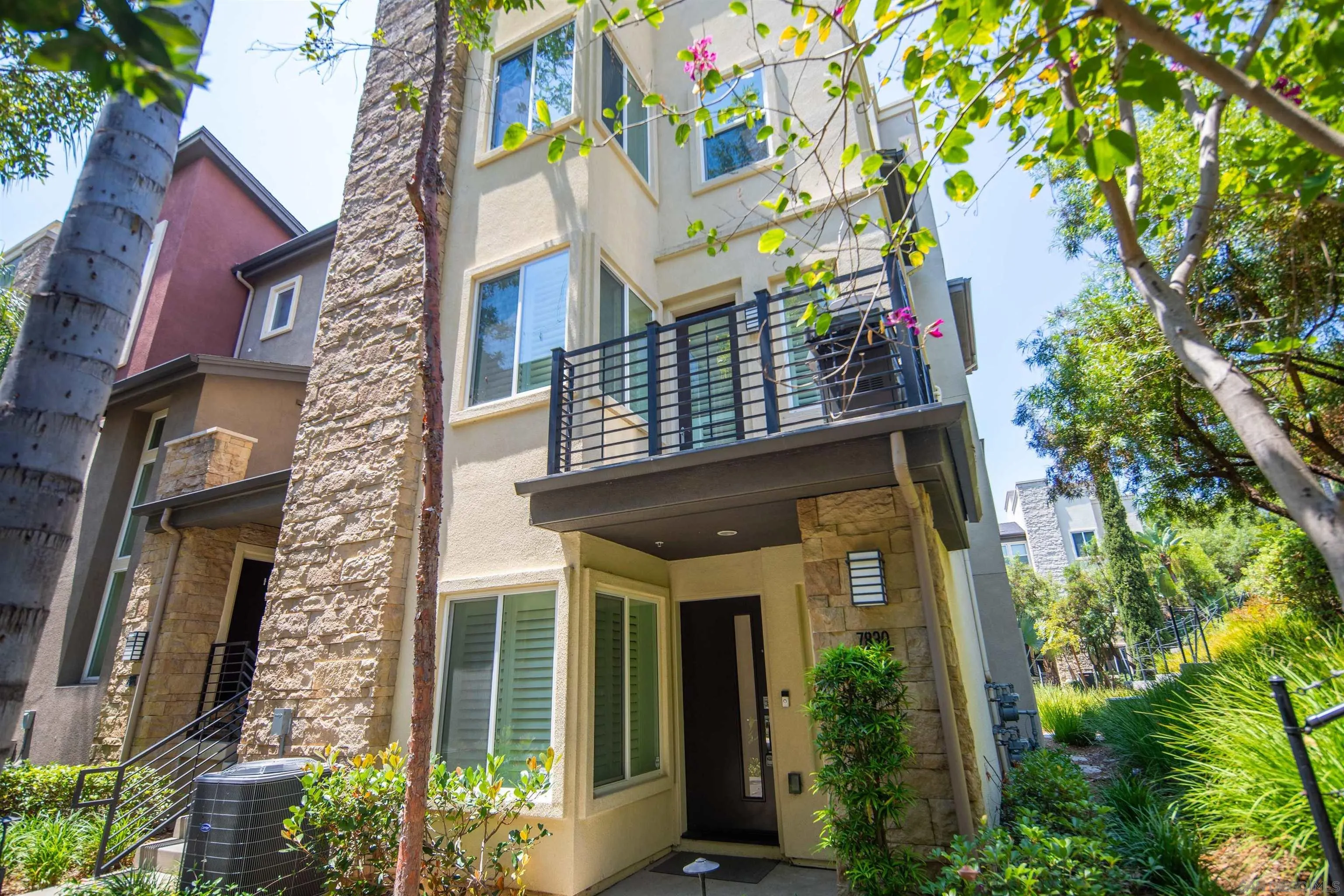 Photo #2: 250036179 Listing 