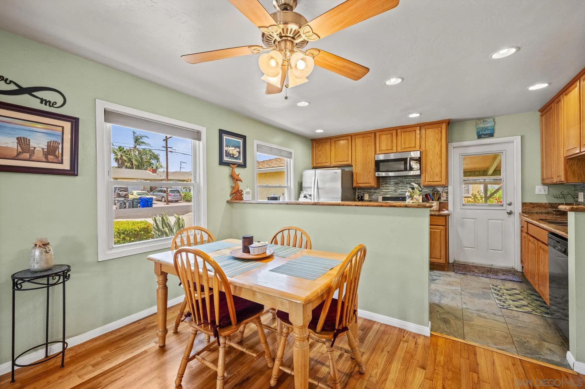 https://cdn.realtyfeed.com/cdn/127/250036184/066d415af8e79aa1e21bdfb1d1c894e4.webp