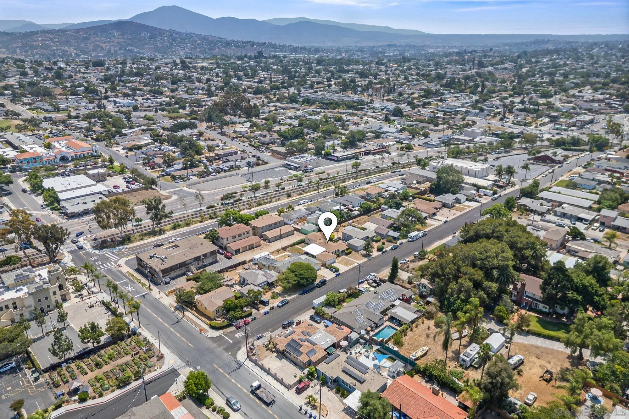 https://cdn.realtyfeed.com/cdn/127/250036184/653bfb7f50fda76f83a837f967124569.webp