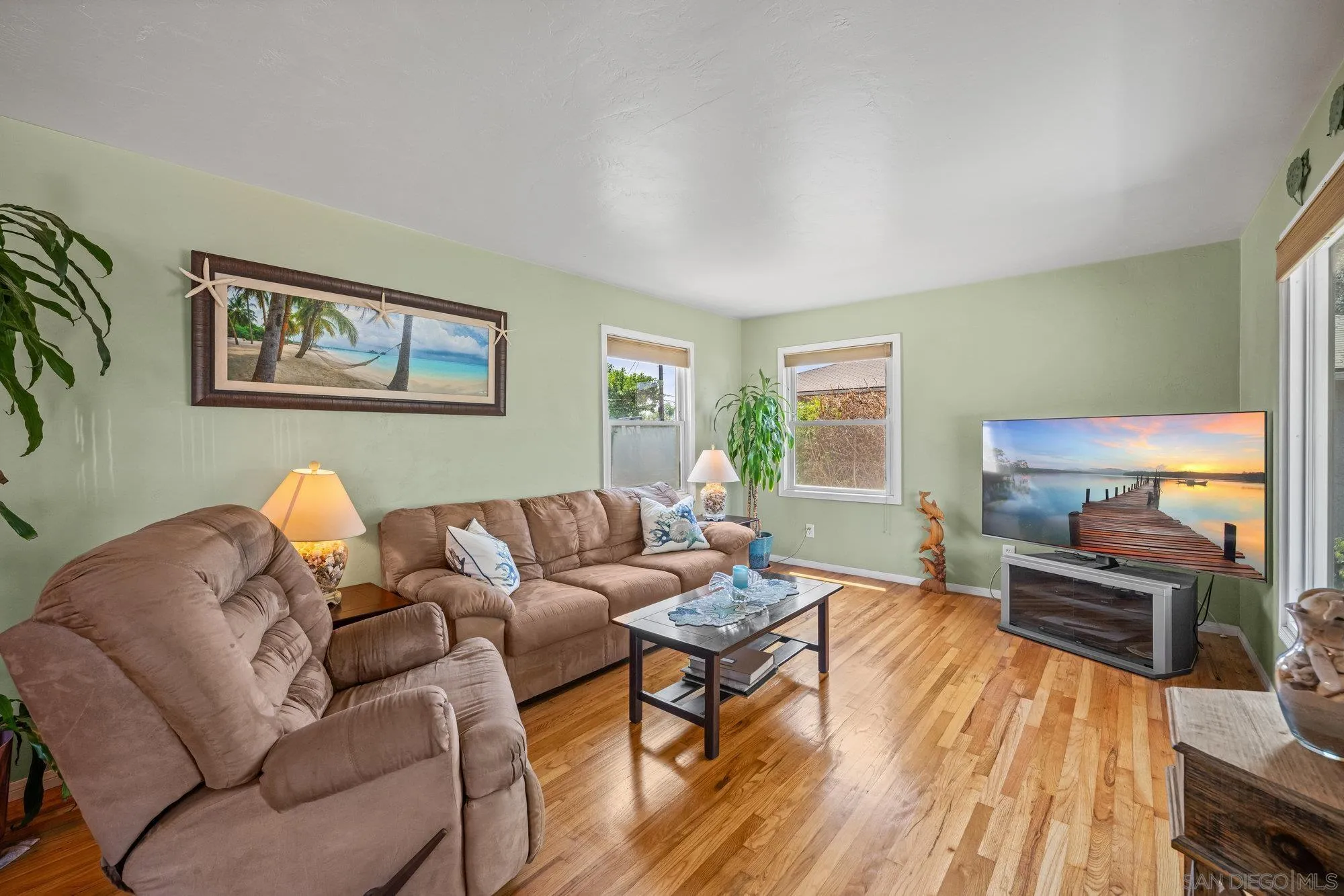 https://cdn.realtyfeed.com/cdn/127/250036184/c3357aa7a4840a03ad31bf20103c3bae.webp