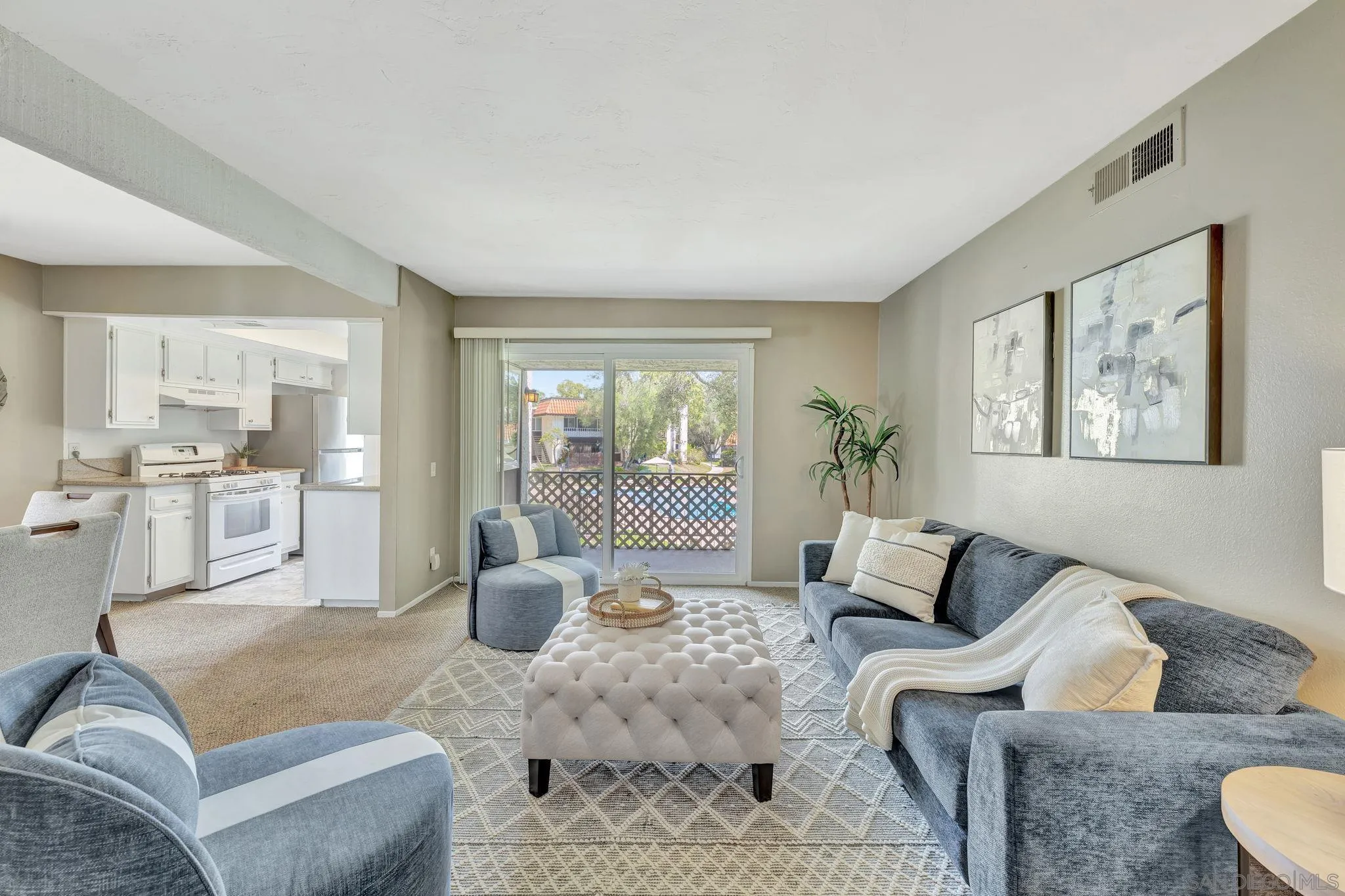 Photo #3: 250036186 Listing 
