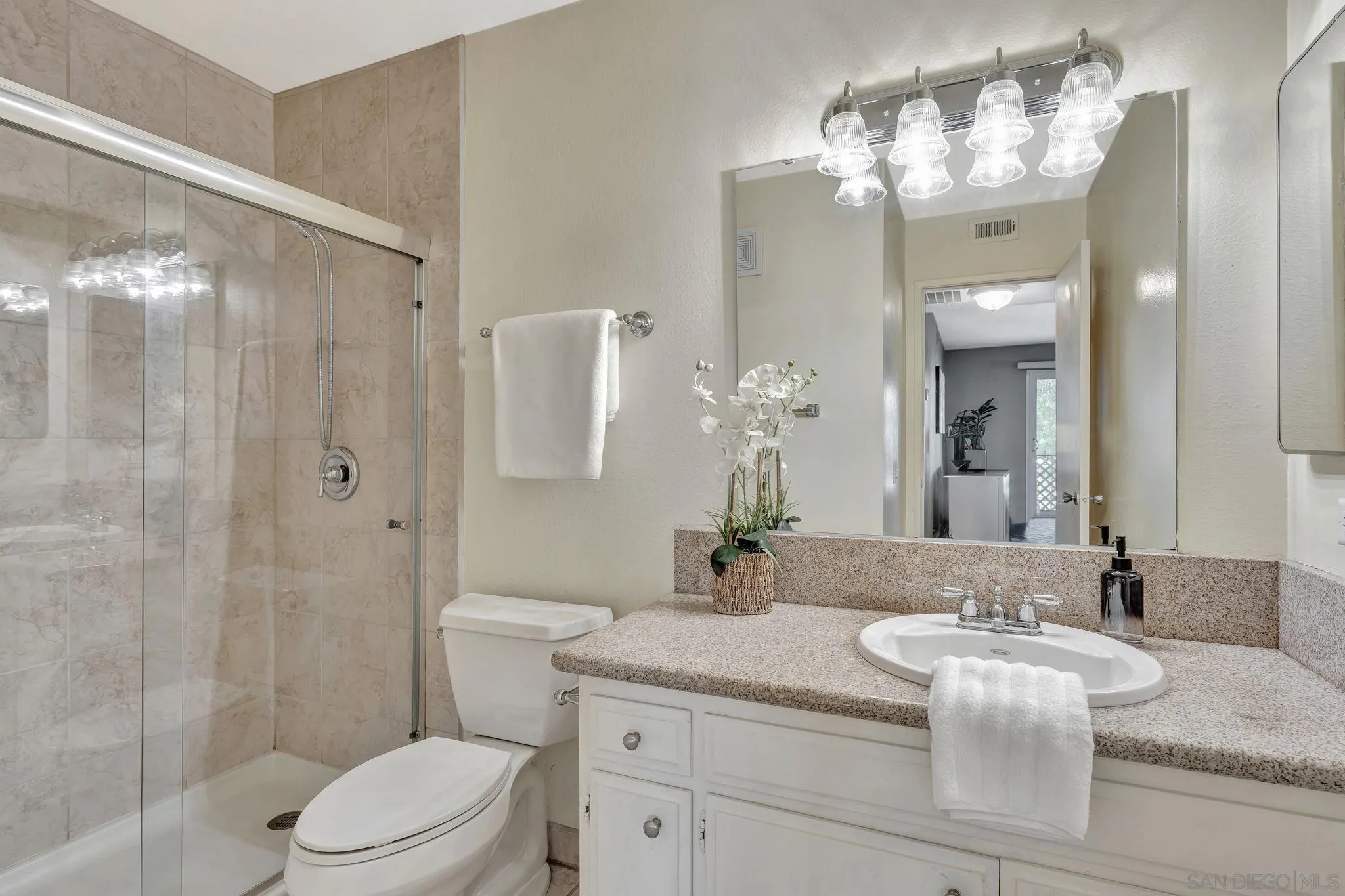 Photo #17: 250036186 Listing: Photo #17