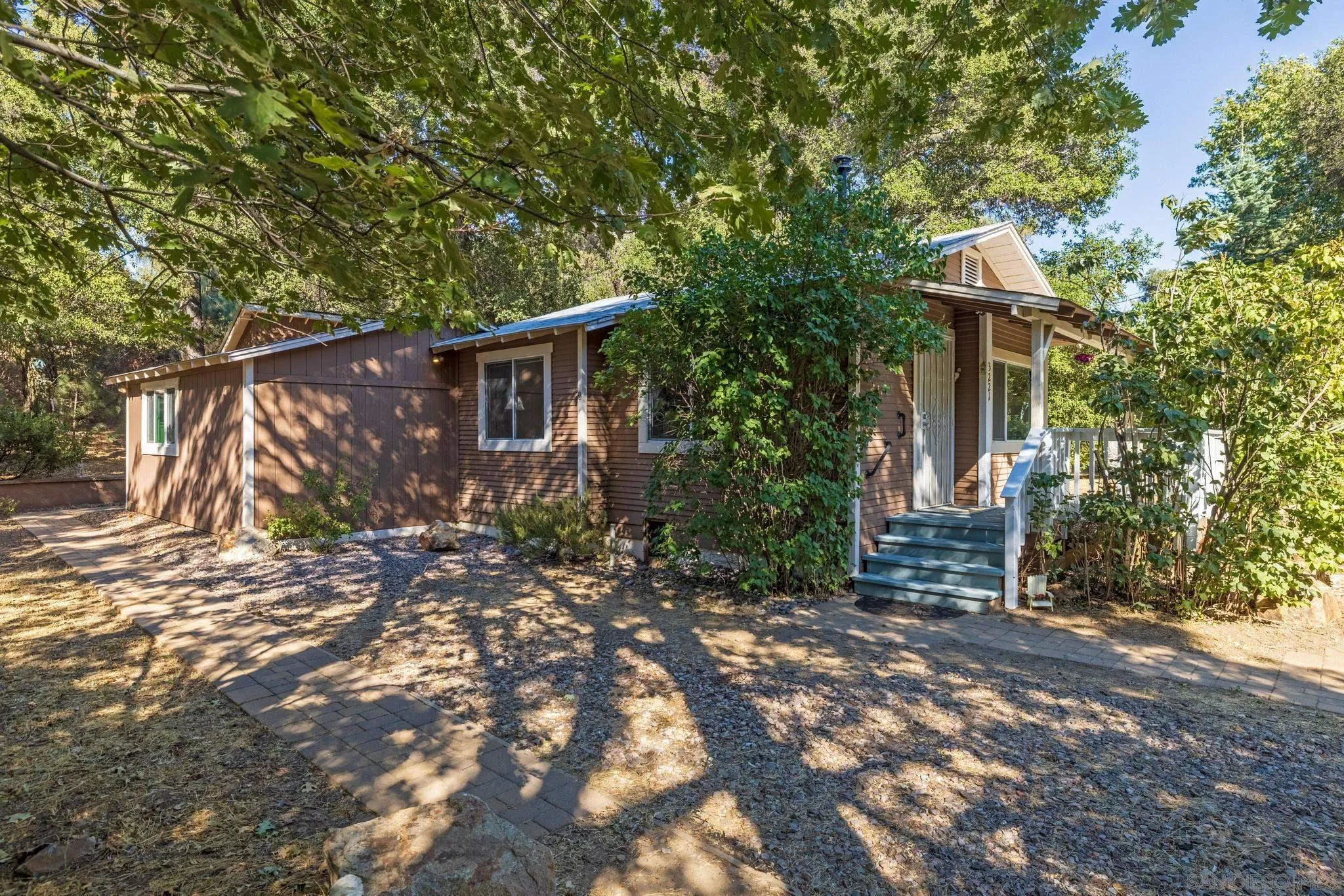 https://cdn.realtyfeed.com/cdn/127/250036192/0a630d5988682bdd98023d9551c709b5.webp