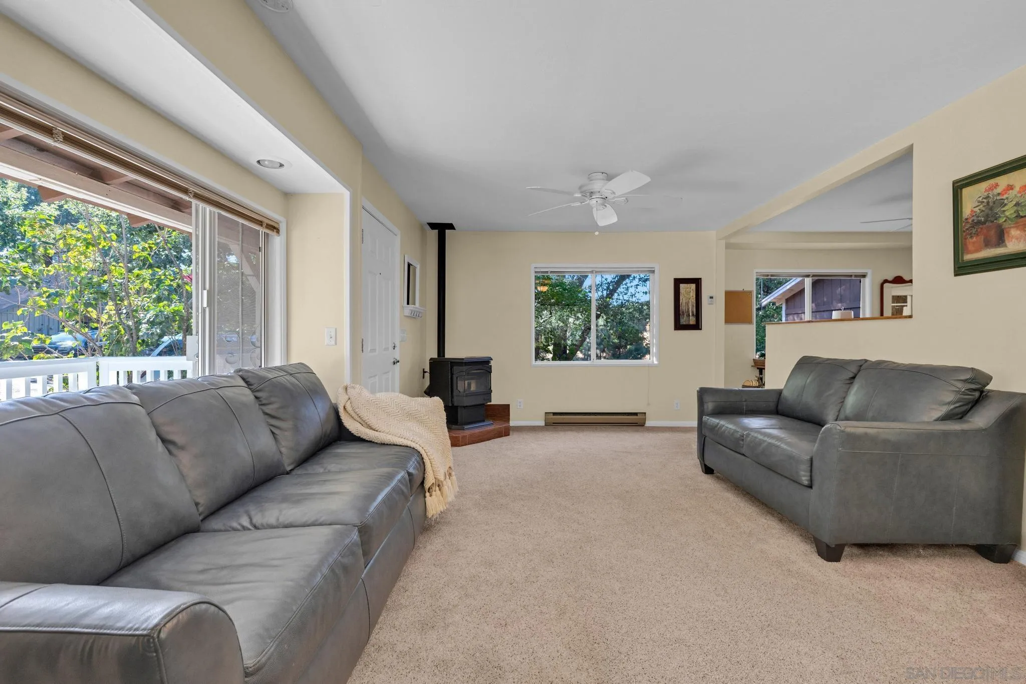 https://cdn.realtyfeed.com/cdn/127/250036192/31f6ade6e5a52847e73a8499c3c215dc.webp