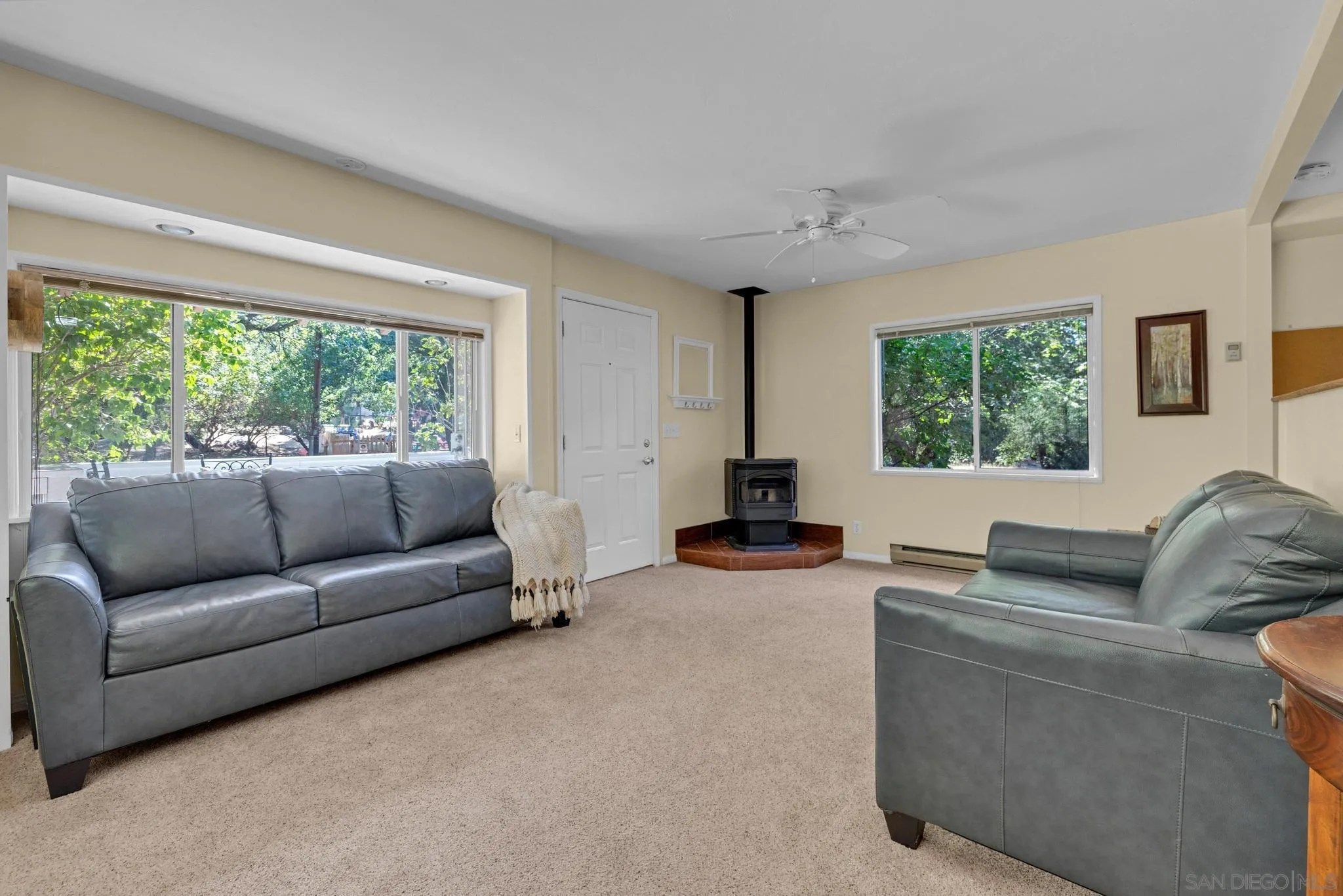https://cdn.realtyfeed.com/cdn/127/250036192/75d0e9523000ebca24cbbc51d3c6c938.webp