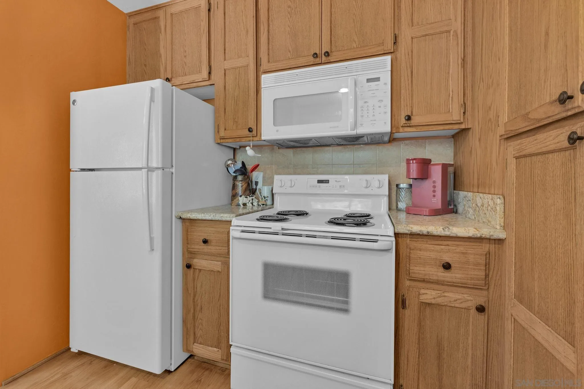 https://cdn.realtyfeed.com/cdn/127/250036192/dce4168c44706a351548bd7fbfd8dee9.webp