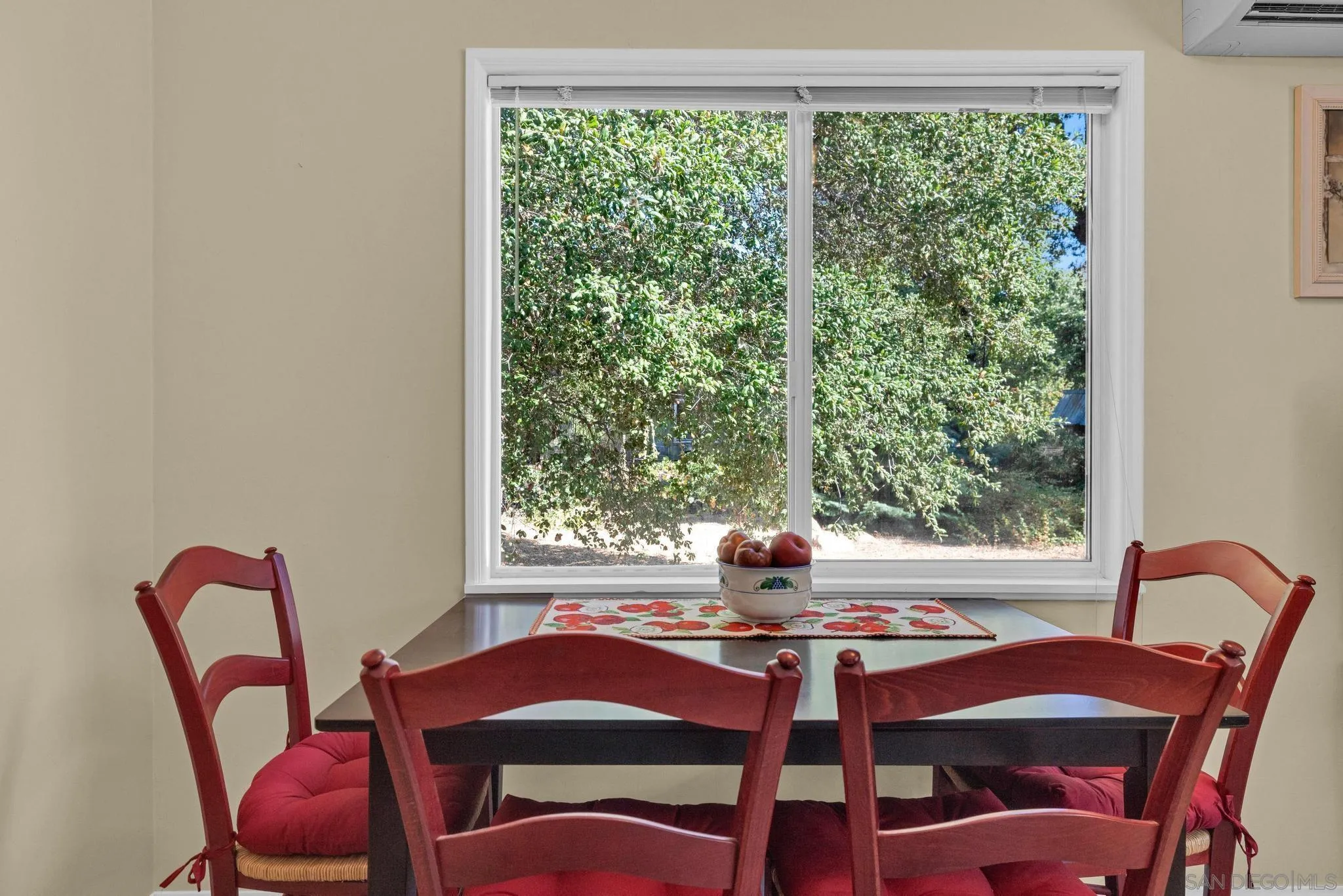 https://cdn.realtyfeed.com/cdn/127/250036192/f2d3d7379680836a5740e4f14078d2cc.webp