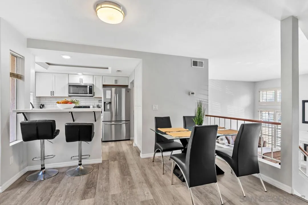Photo #2: 250036197 Listing 