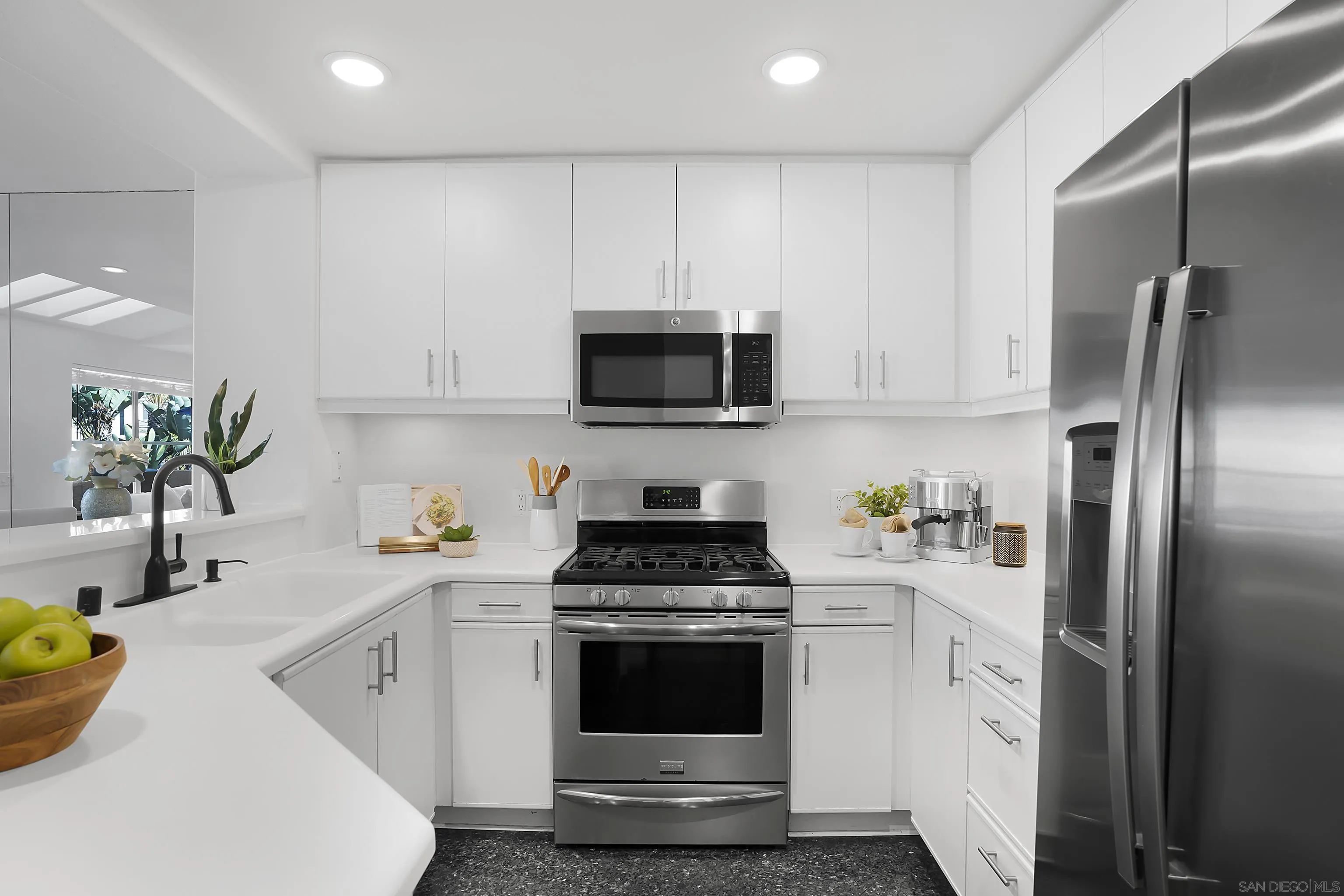 Photo #8: 250036201 Listing: Photo #8