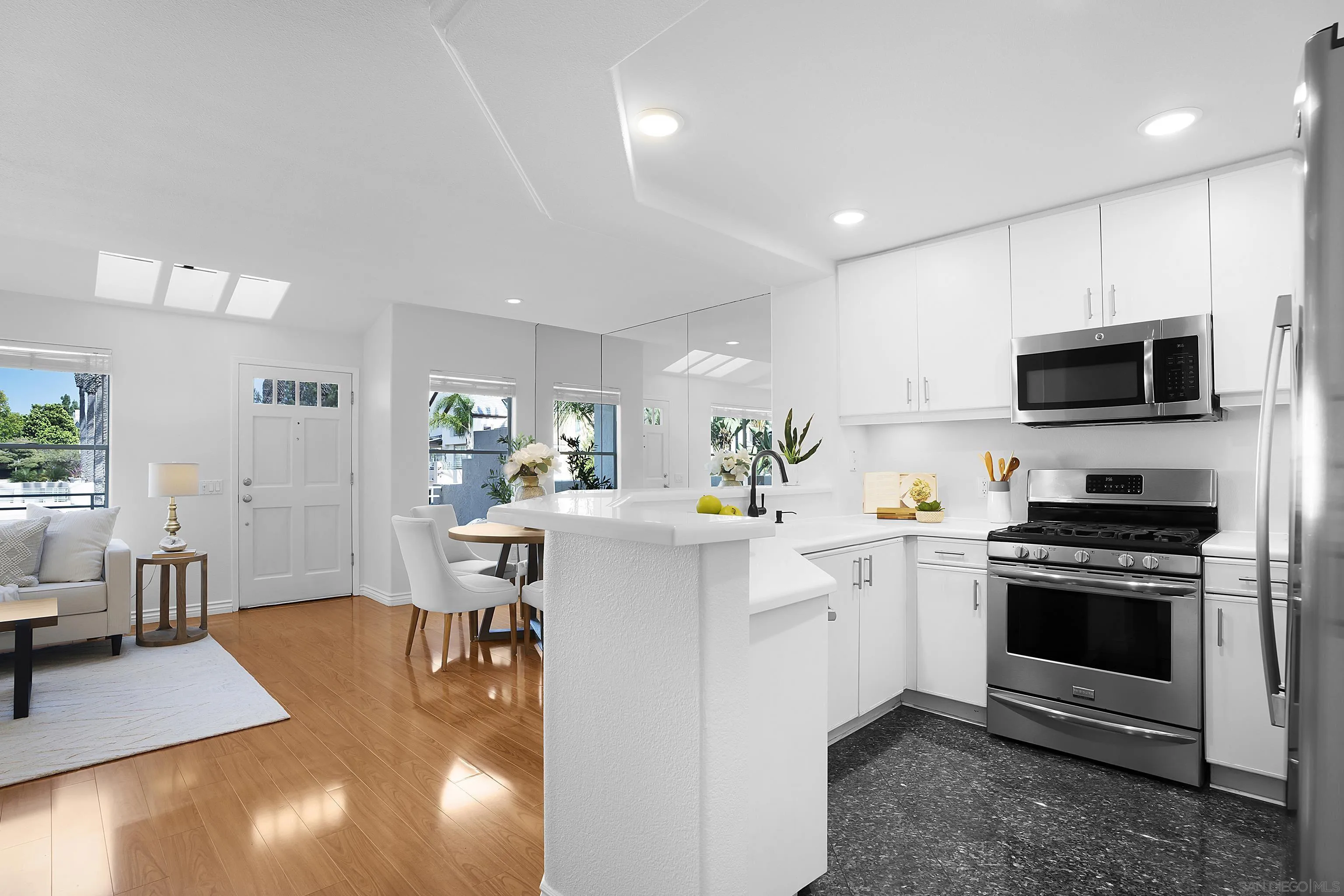 Photo #12: 250036201 Listing: Photo #12