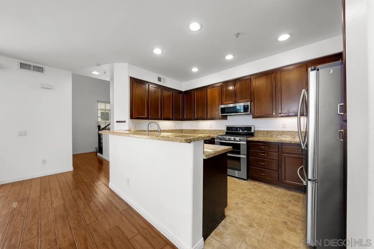 Photo #7: 250036202 Listing: Photo #7