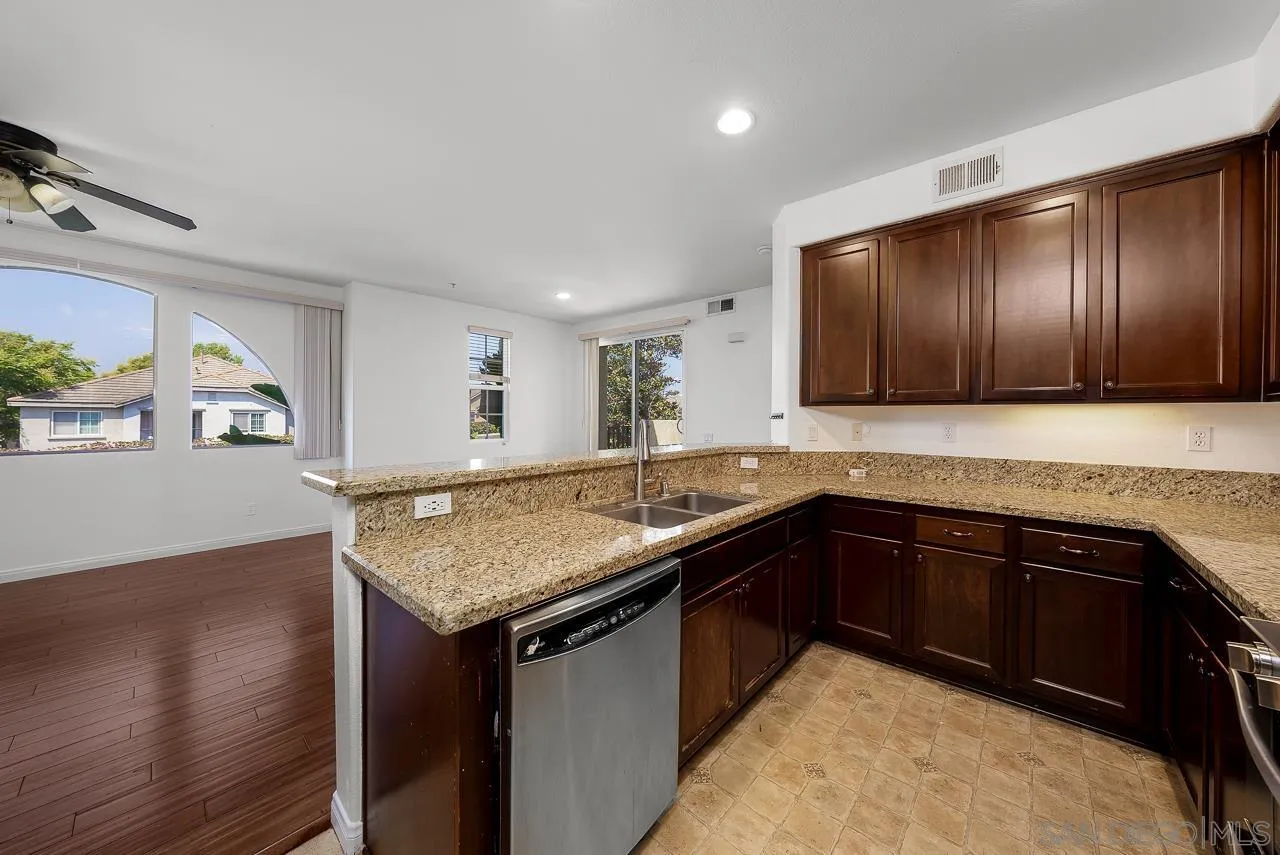 Photo #4: 250036202 Listing 