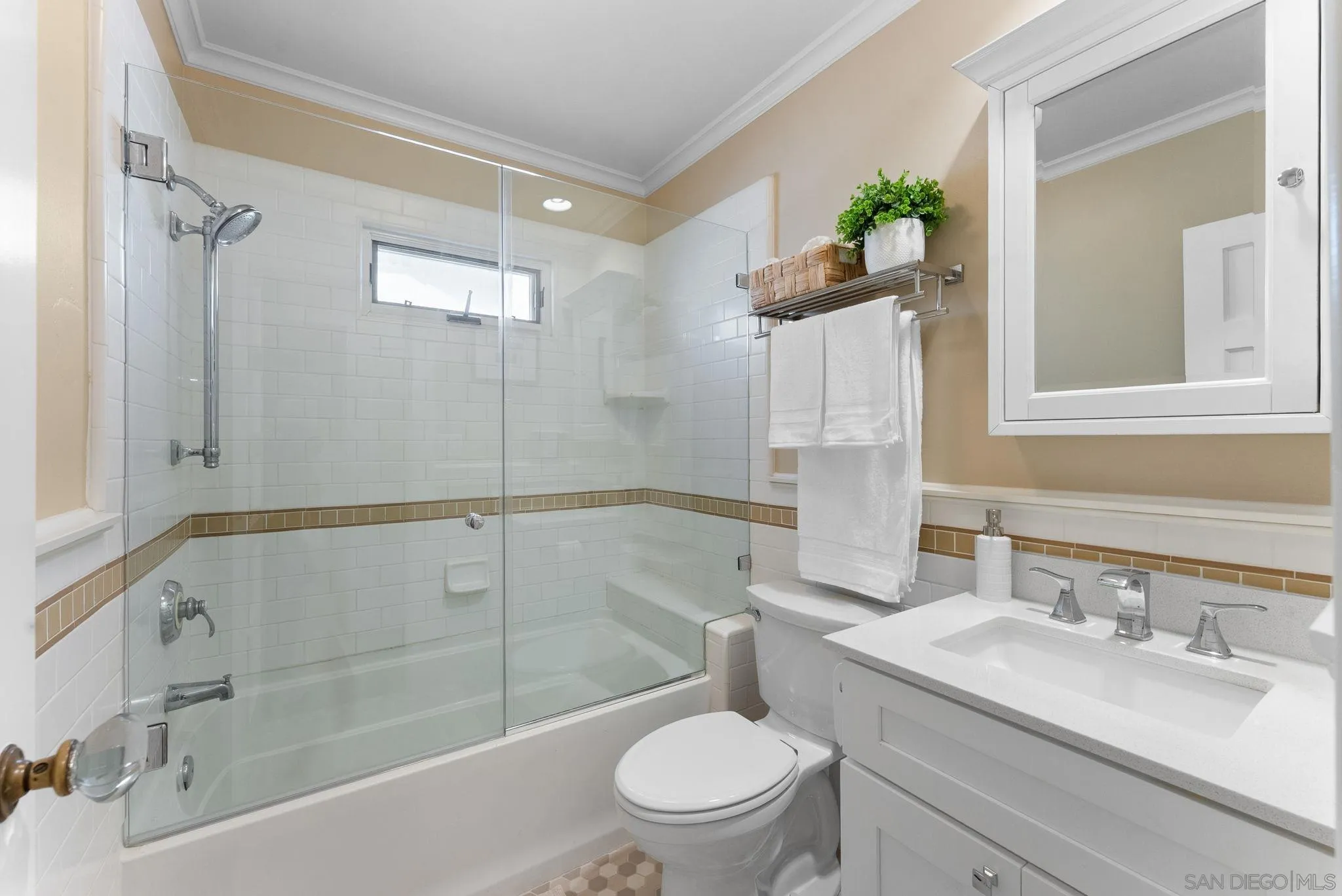https://cdn.realtyfeed.com/cdn/127/250036205/9b8b49bcbadaf945363d9c6349c9a9a9.webp