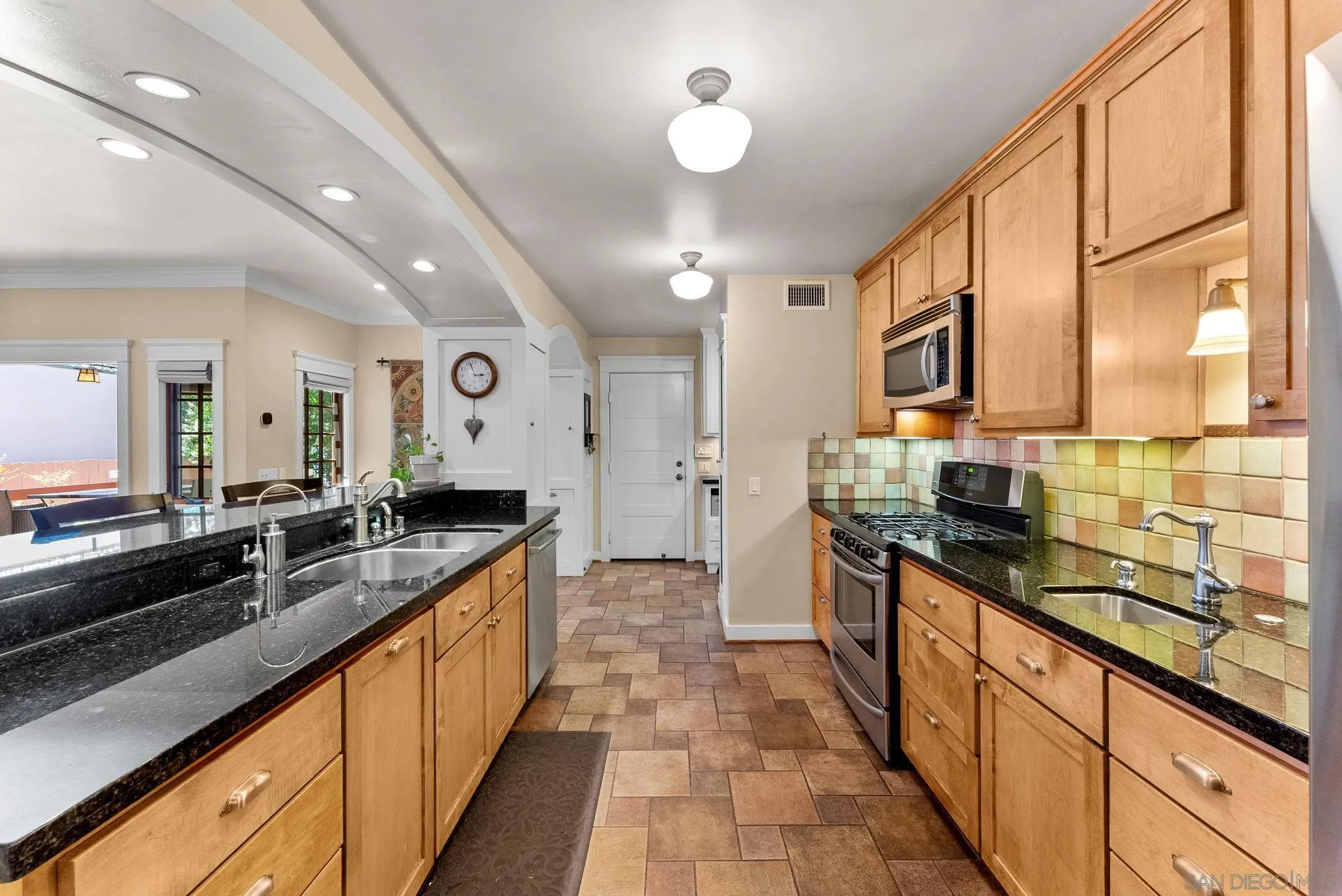 https://cdn.realtyfeed.com/cdn/127/250036205/dd57b757c3a4a23db896e1ac147f606b.webp