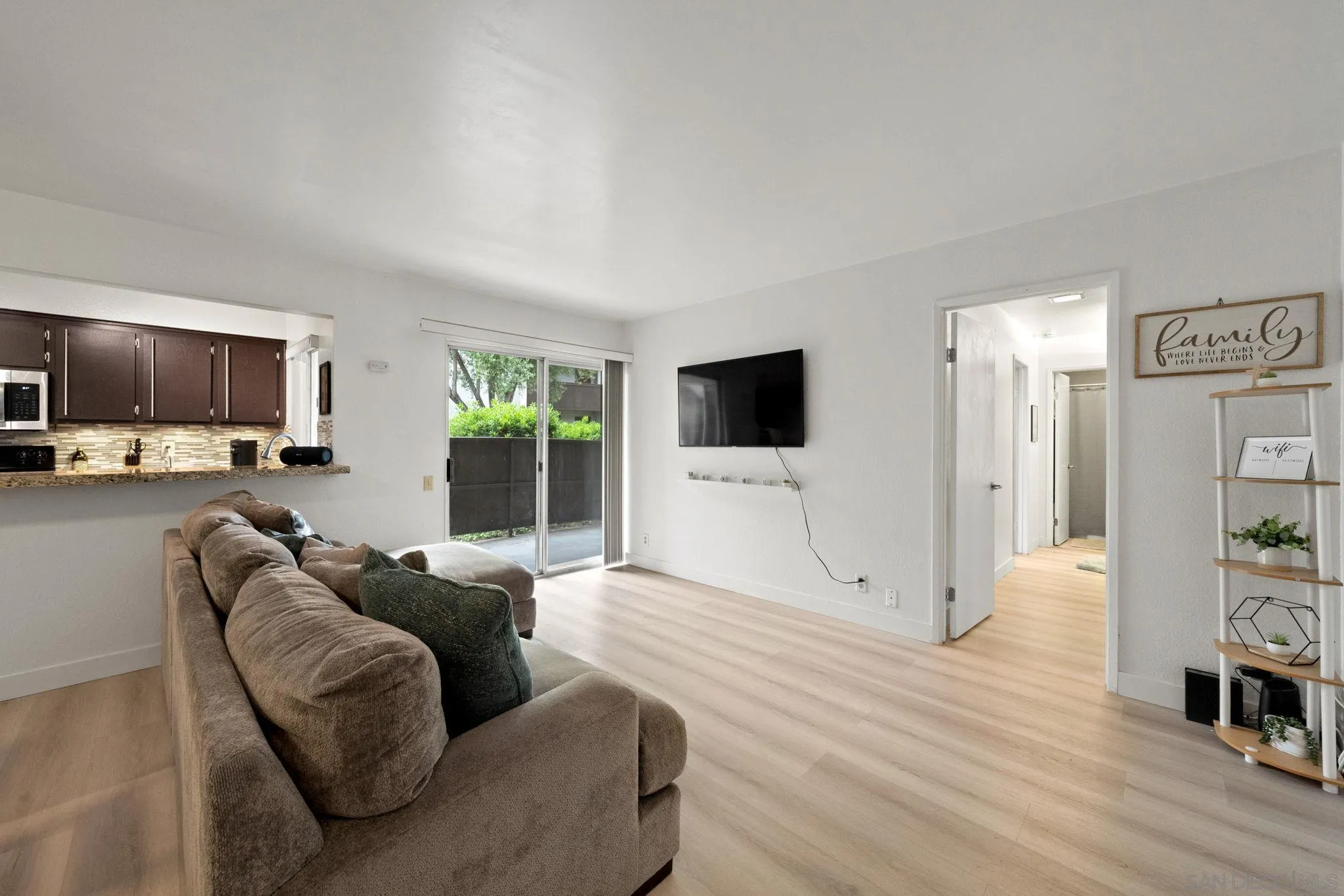 Photo #2: 250036207 Listing 
