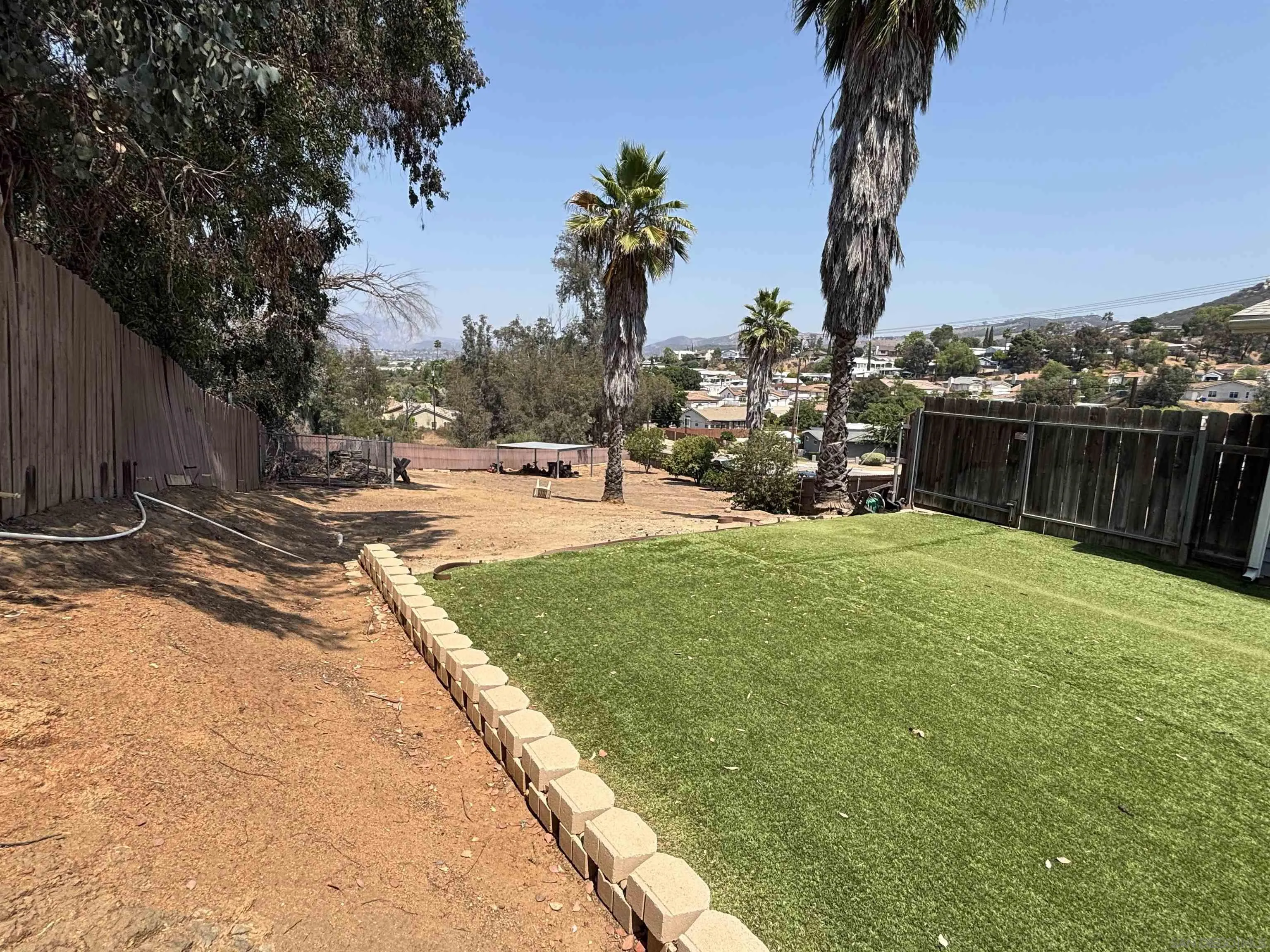 https://cdn.realtyfeed.com/cdn/127/250036219/8d547c1baa73e613c3dad12a37c60d9f.webp