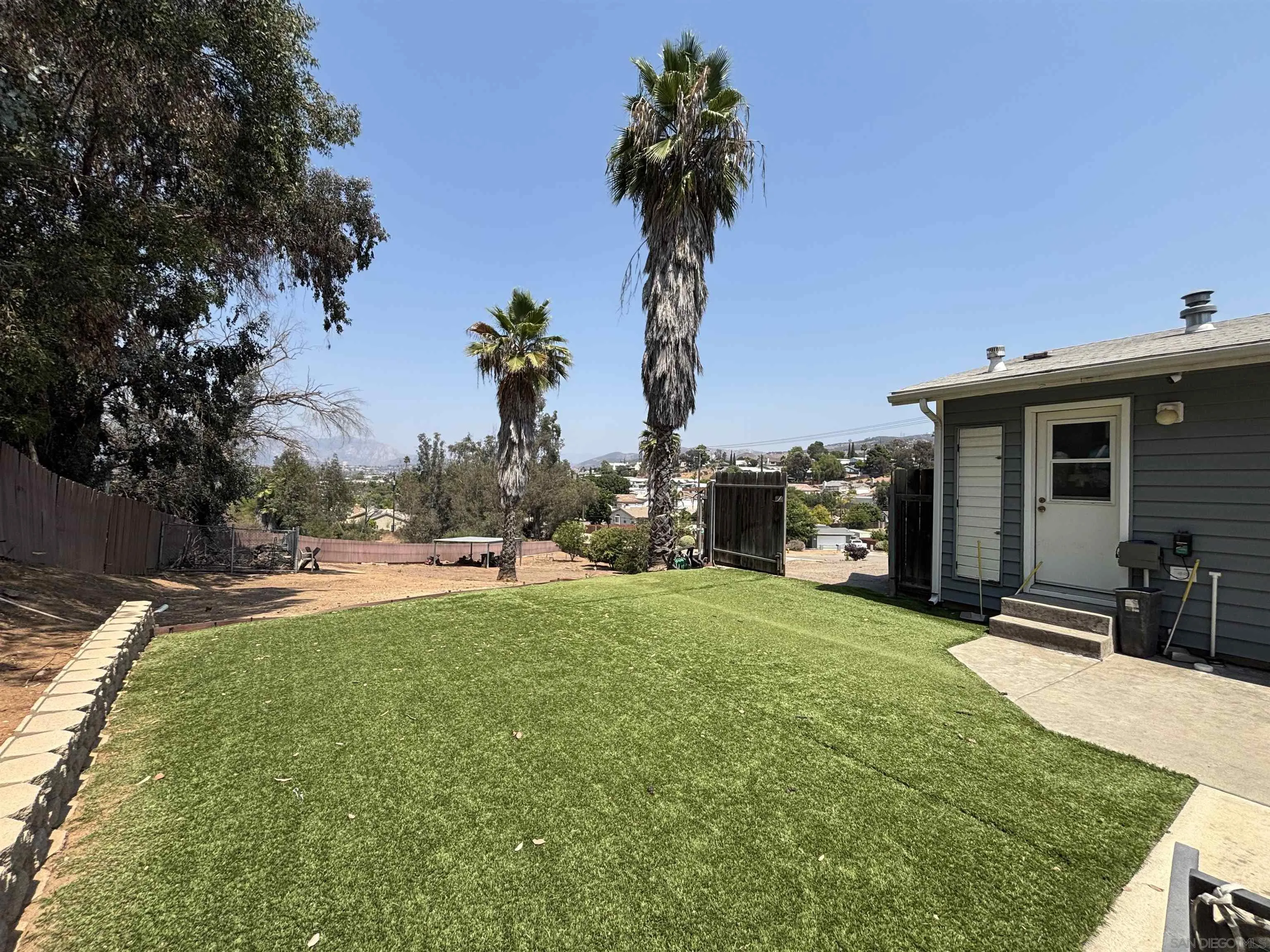 https://cdn.realtyfeed.com/cdn/127/250036219/d84d3bd1b93c0edc2a11e4d8ea7cee0b.webp
