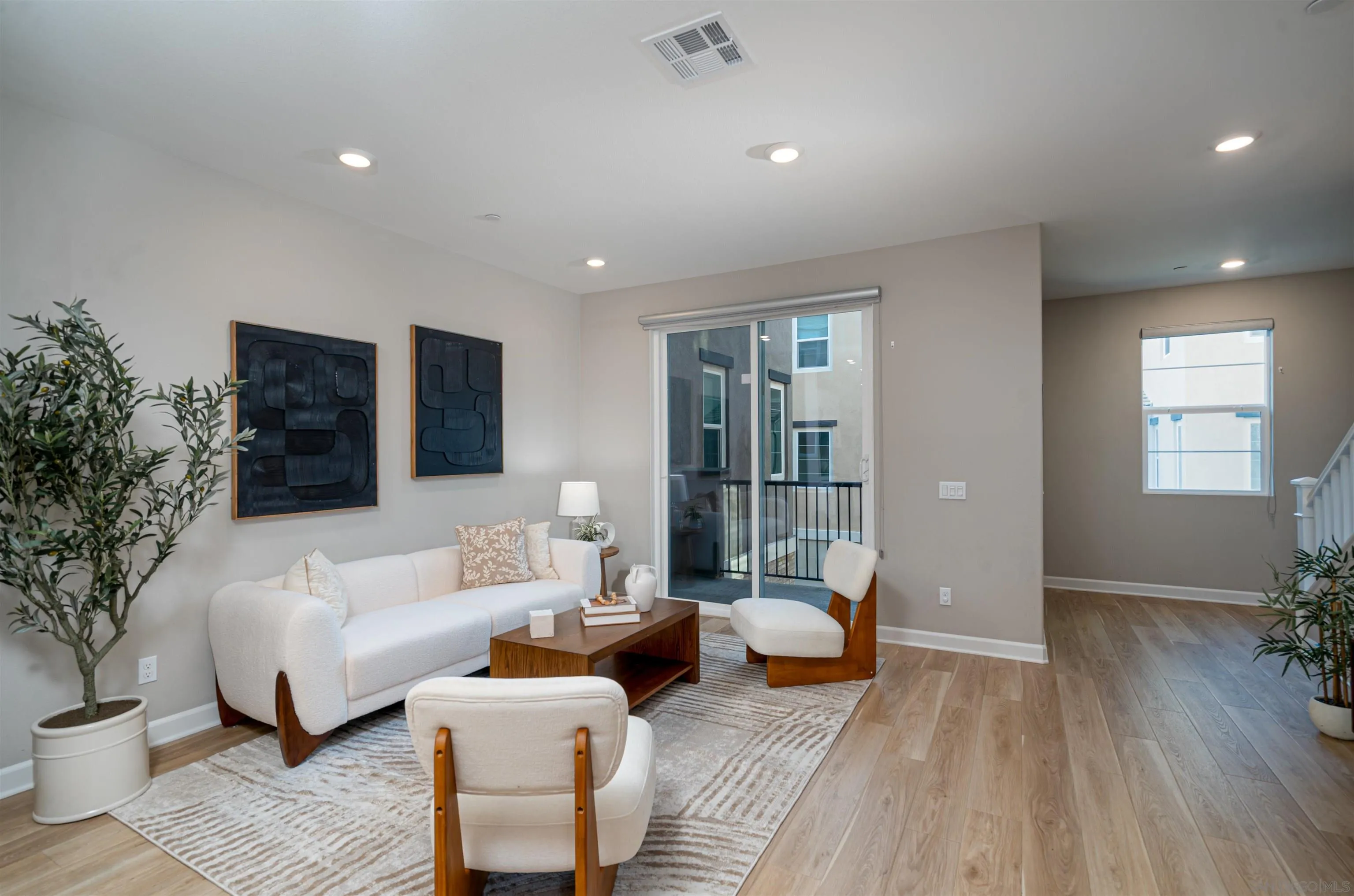 Photo #5: 250036228 Listing 