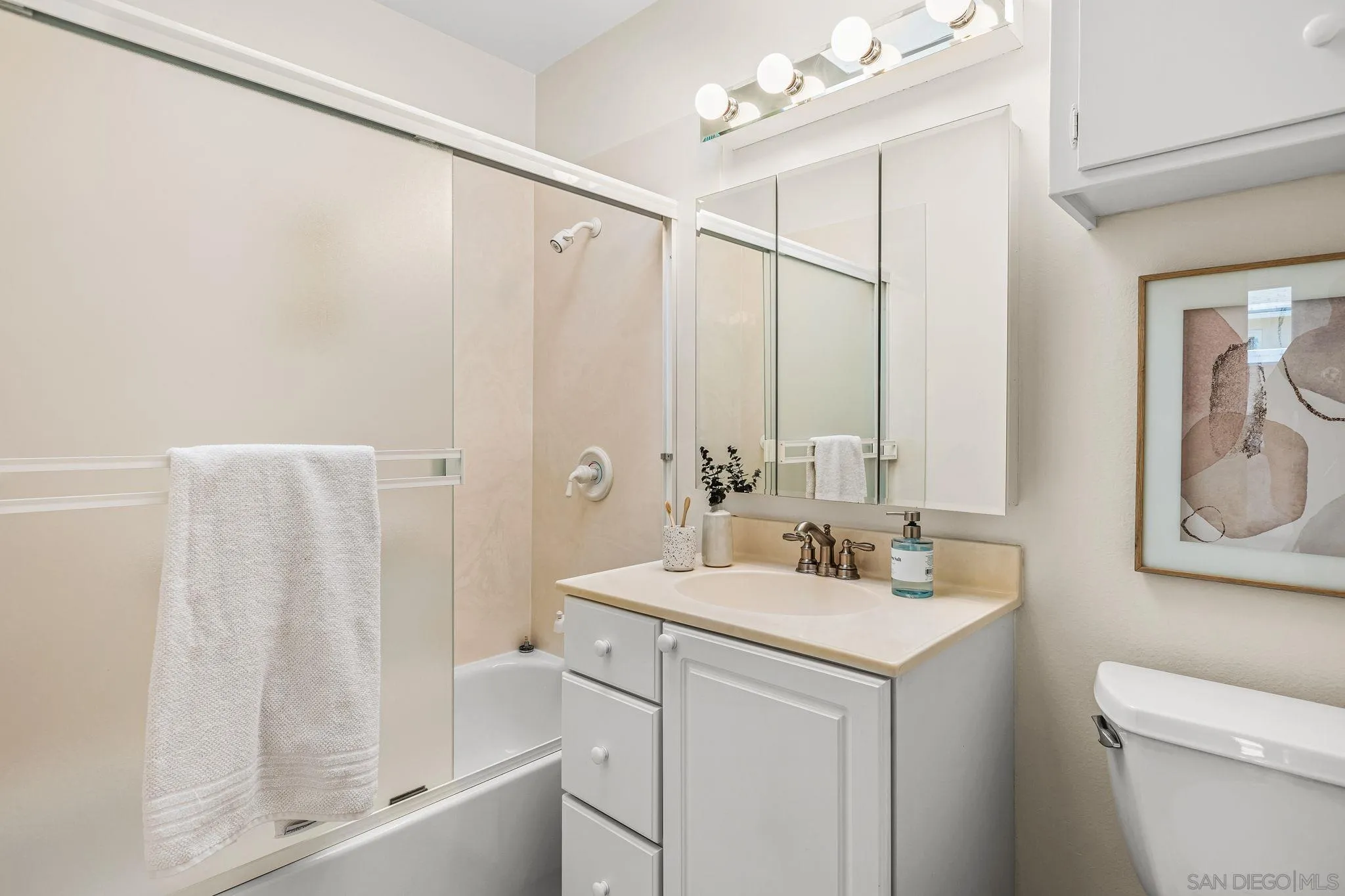 https://cdn.realtyfeed.com/cdn/127/250036229/e6ed6fadaf910a7599e329042430fc4d.webp