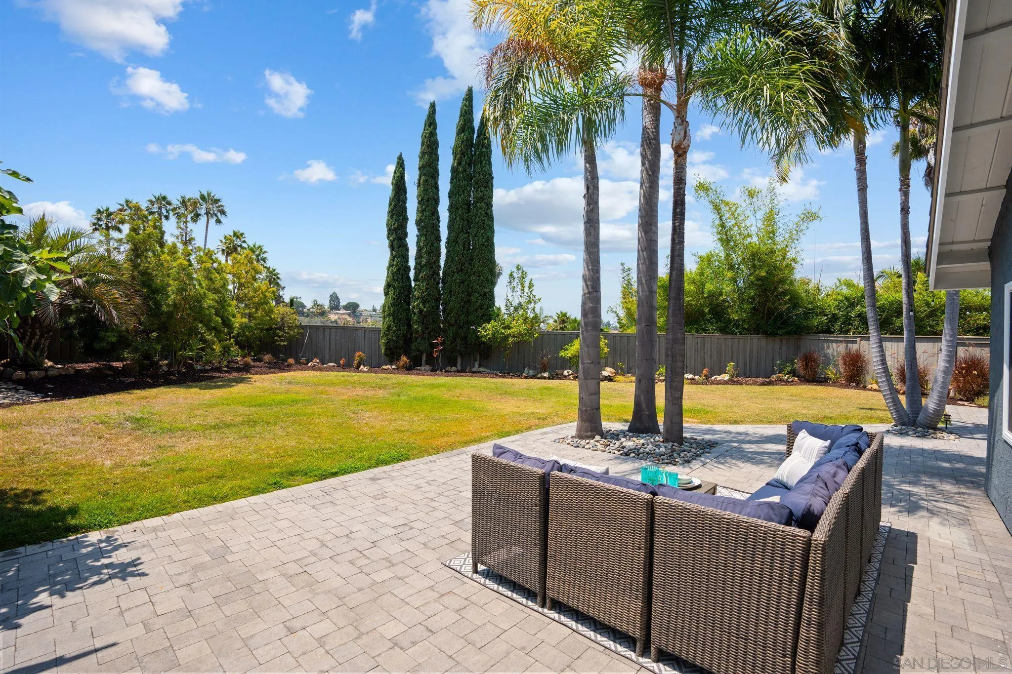 https://cdn.realtyfeed.com/cdn/127/250036231/190978d89e25edfdbf22437fe8f667fa.webp