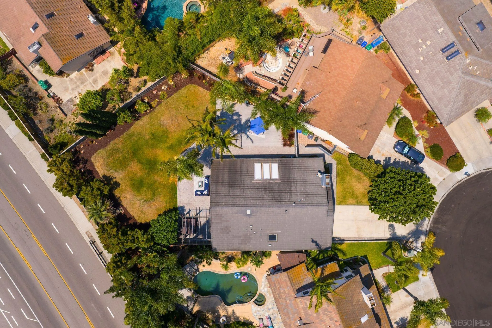 https://cdn.realtyfeed.com/cdn/127/250036231/8b30f58085d5bfdafdf51de8cbb72ddd.webp