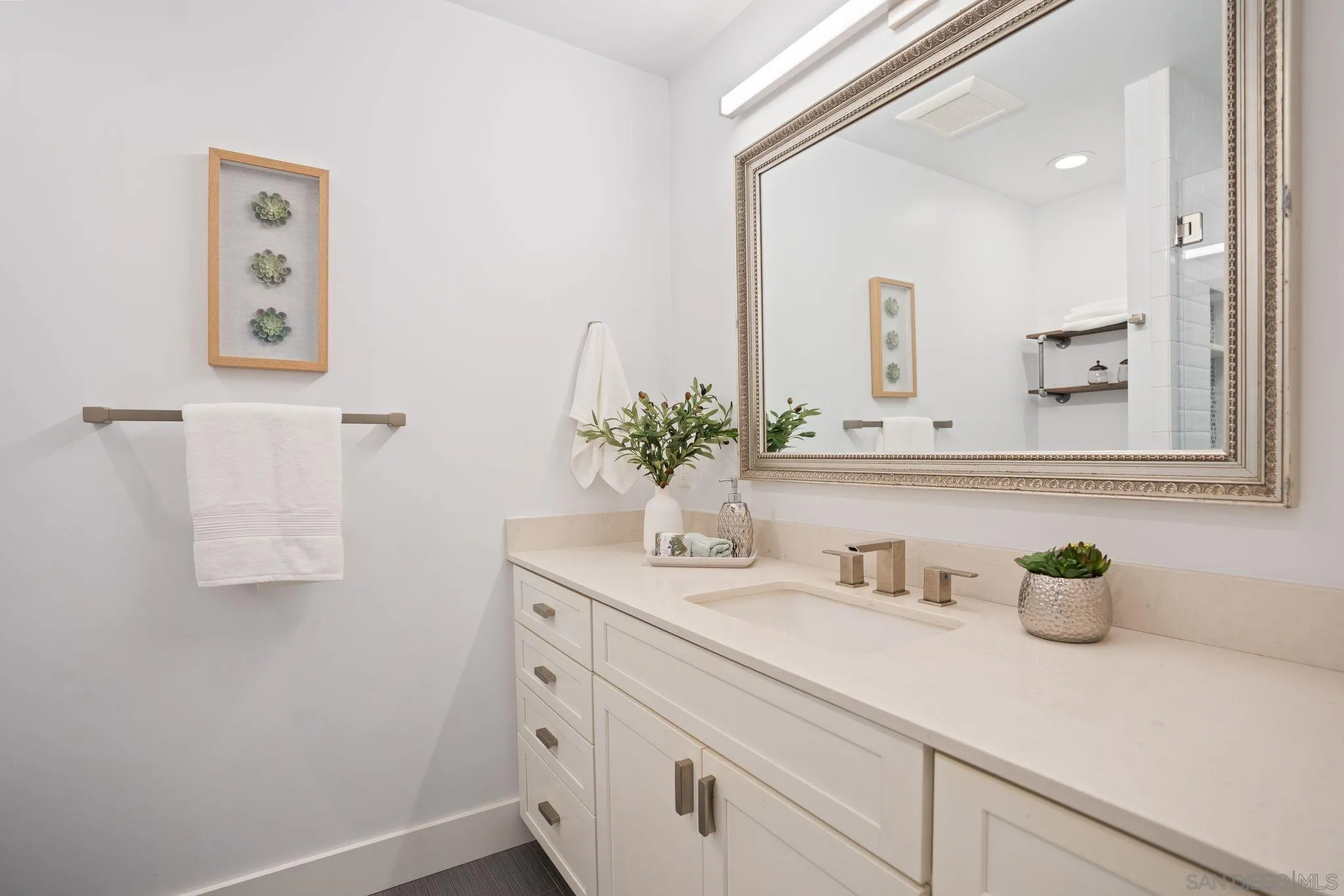 https://cdn.realtyfeed.com/cdn/127/250036231/92c5fd8fa03e6ef0d2b2743c54775a77.webp