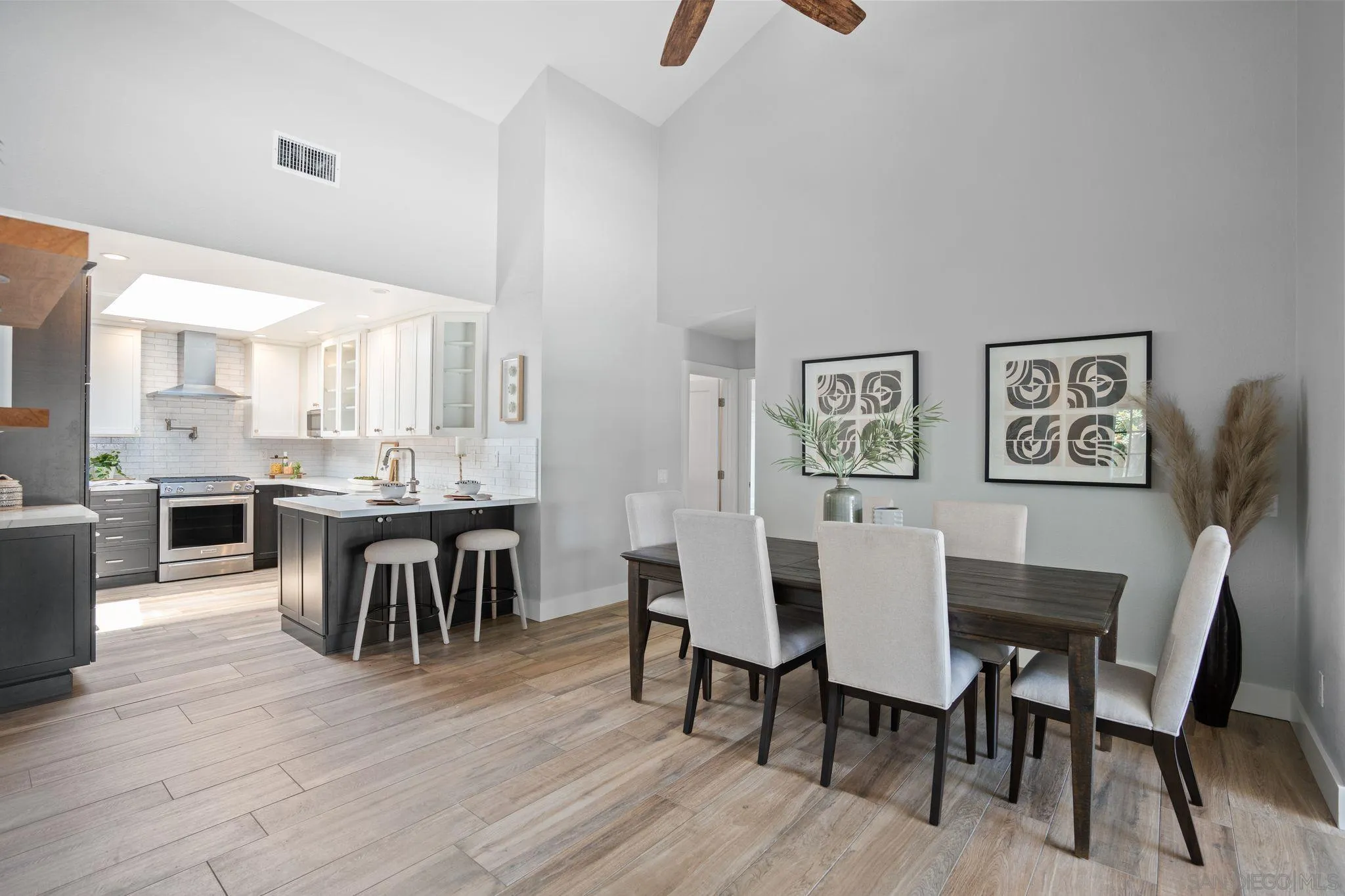 https://cdn.realtyfeed.com/cdn/127/250036231/986e11a3801c90b400252870cbc34039.webp