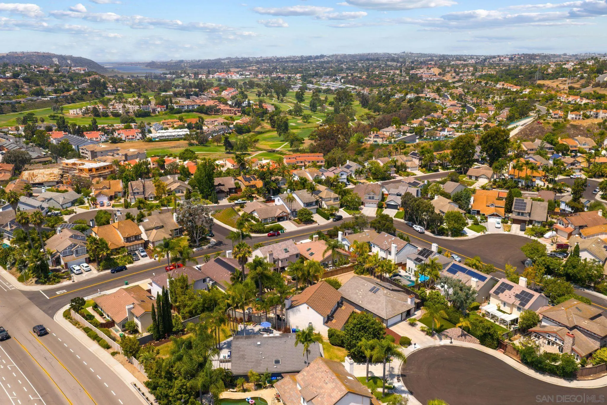 https://cdn.realtyfeed.com/cdn/127/250036231/9ef0e5de2248476618f2ad79604a1718.webp