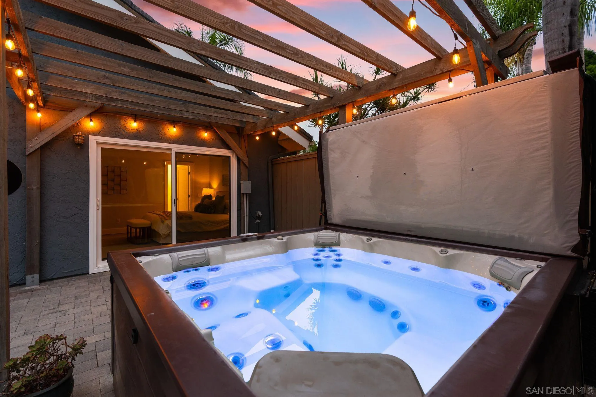 https://cdn.realtyfeed.com/cdn/127/250036231/f7bbfa6920440fb51bf874c47ed7e534.webp