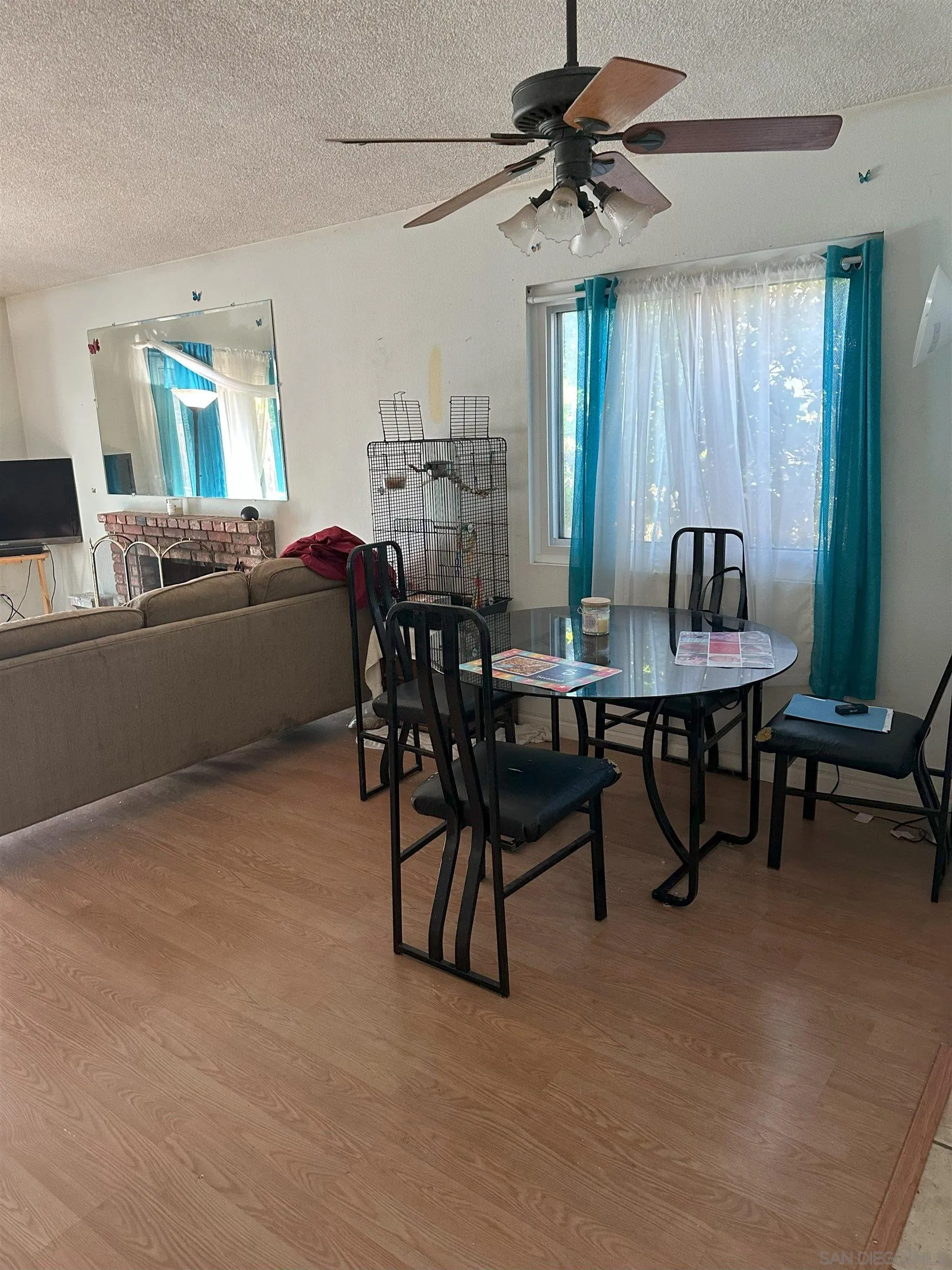 https://cdn.realtyfeed.com/cdn/127/250036236/54031aa71ef588df760281e5f3d9af7c.webp