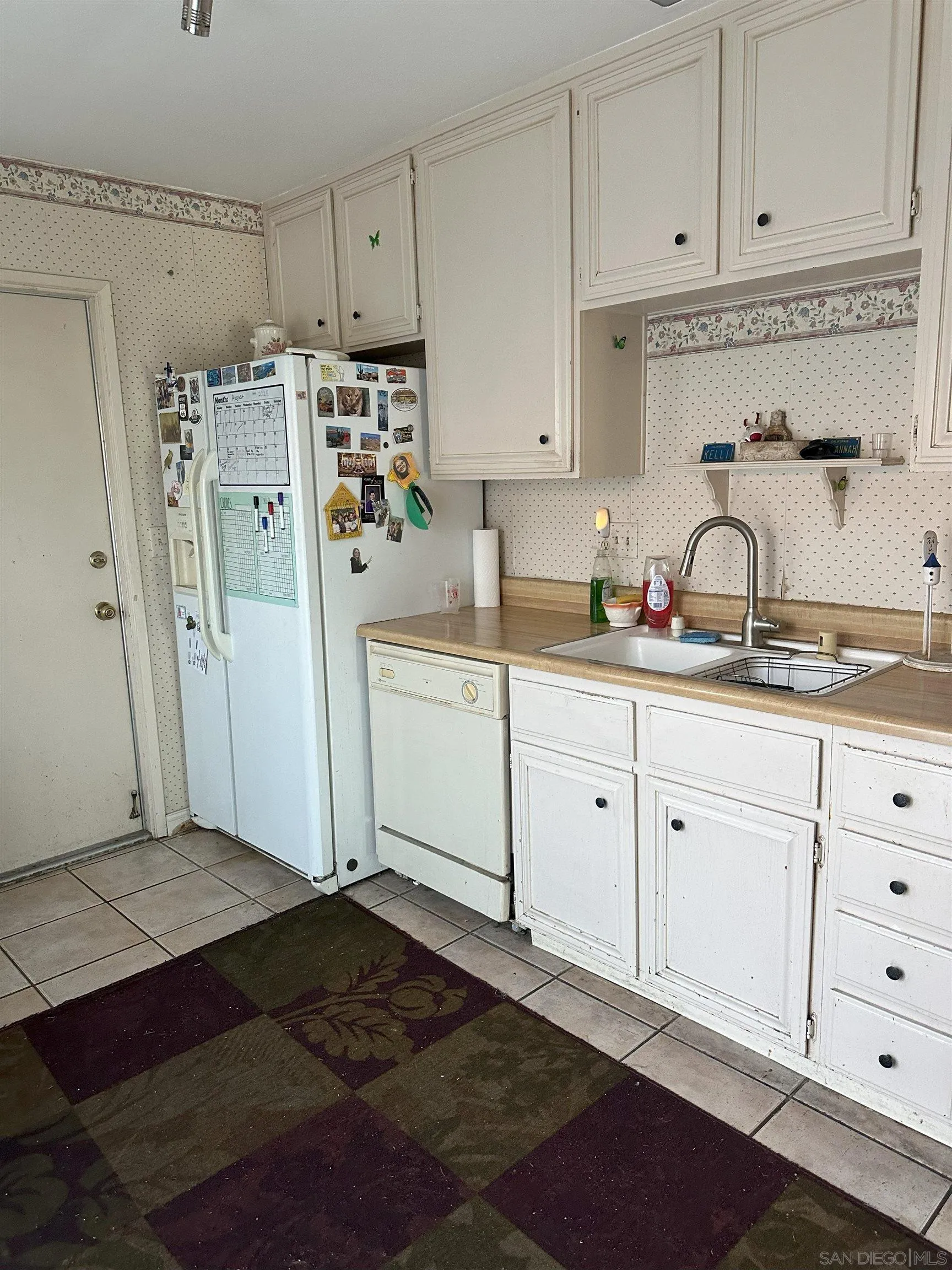 https://cdn.realtyfeed.com/cdn/127/250036236/da2617c9faca40bce1e69ef8cb6d2475.webp