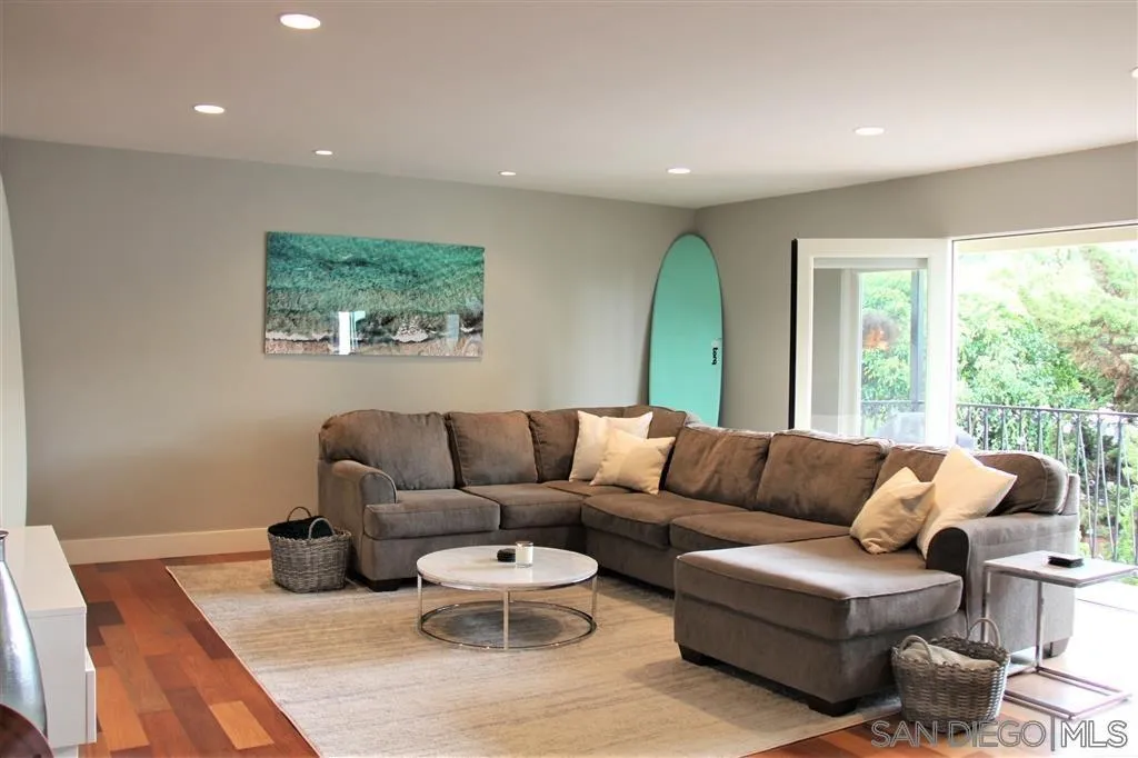La Jolla, CA 92037